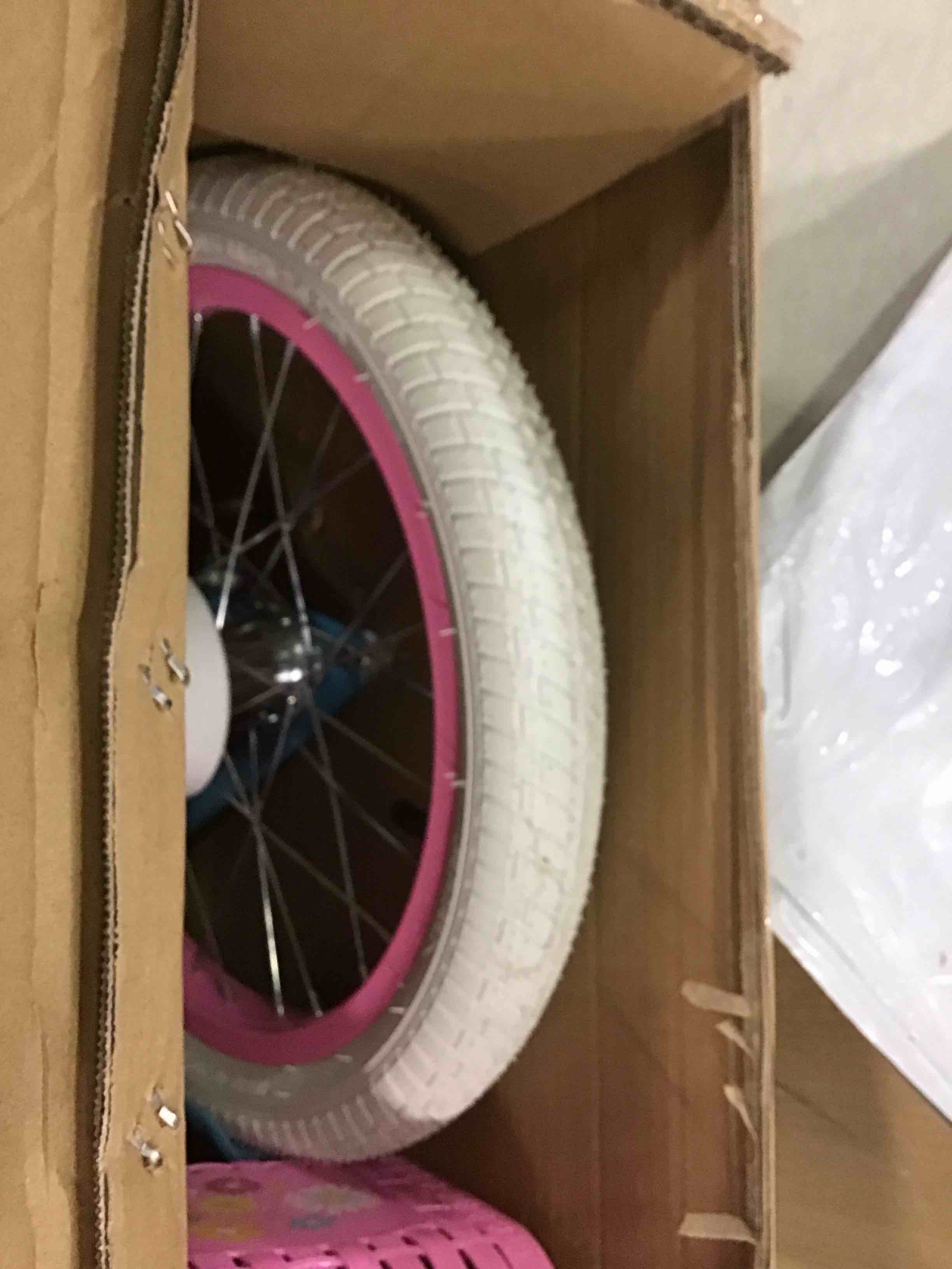 https://s3.amazonaws.com/lotting-images-prod/bidfta/RED5700736_1706043743100.jpeg