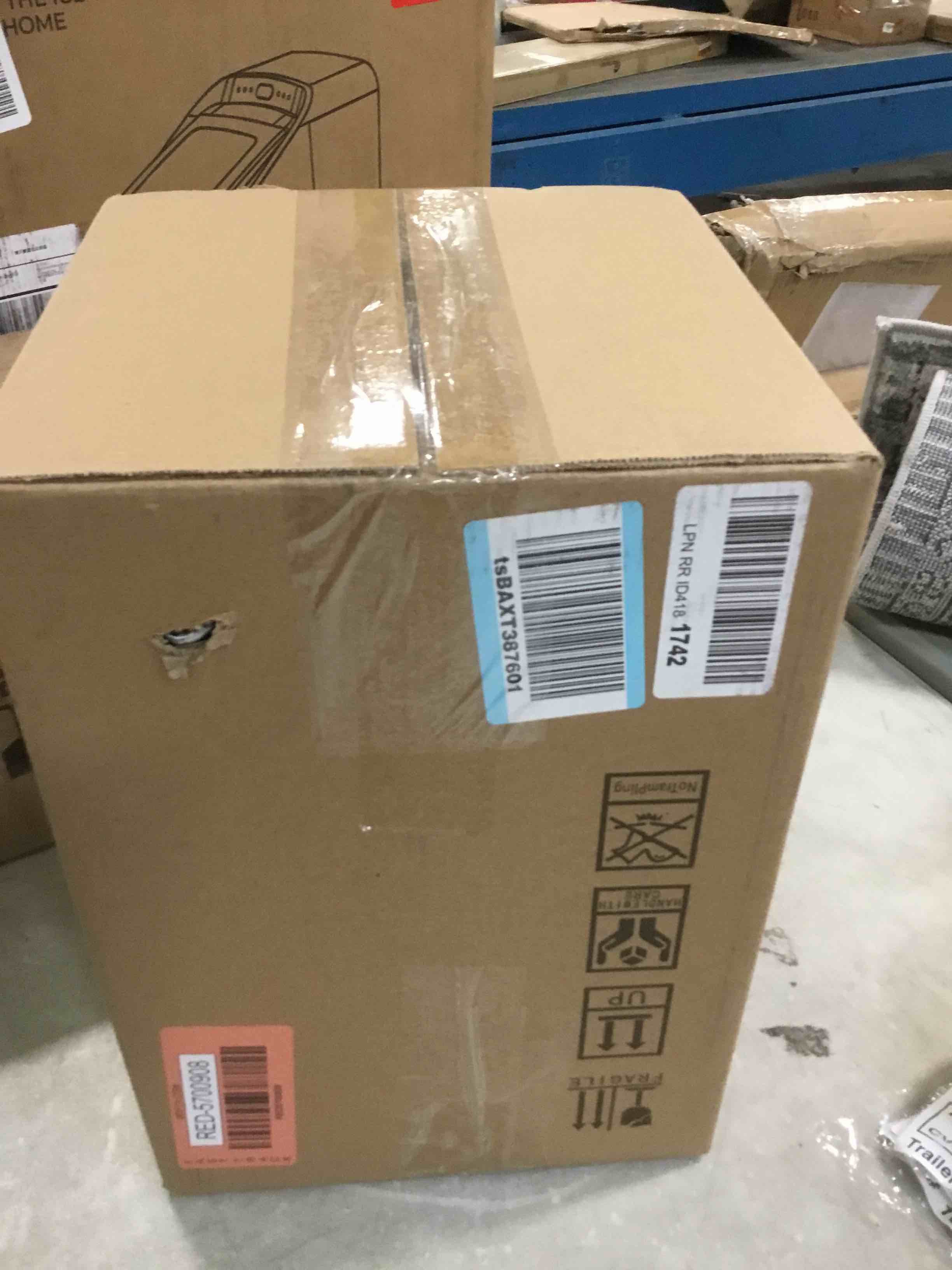 https://s3.amazonaws.com/lotting-images-prod/bidfta/RED5700908_1706121366439.jpeg