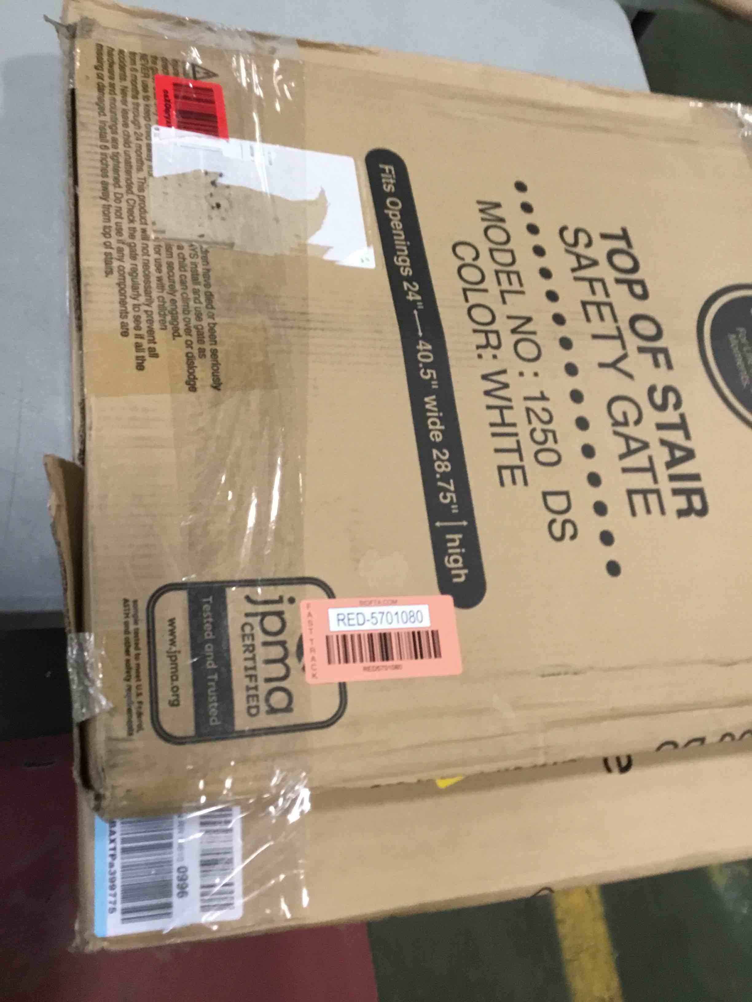 Assorted baby’s gate 