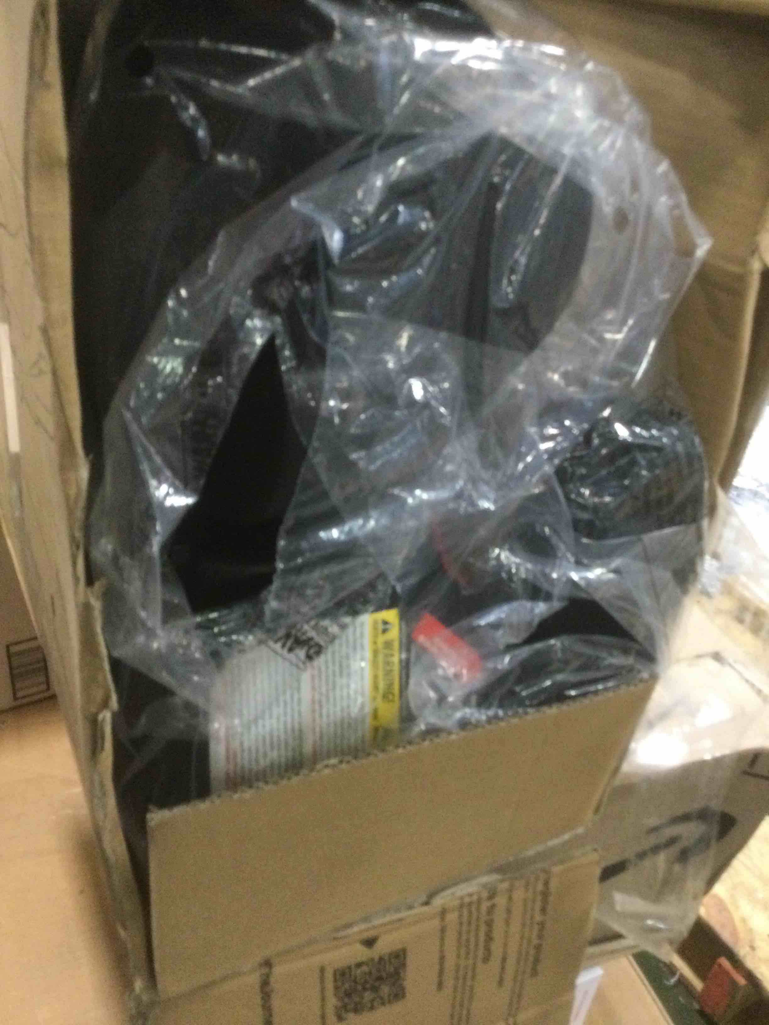https://s3.amazonaws.com/lotting-images-prod/bidfta/RED5701212_1706215870516.jpeg