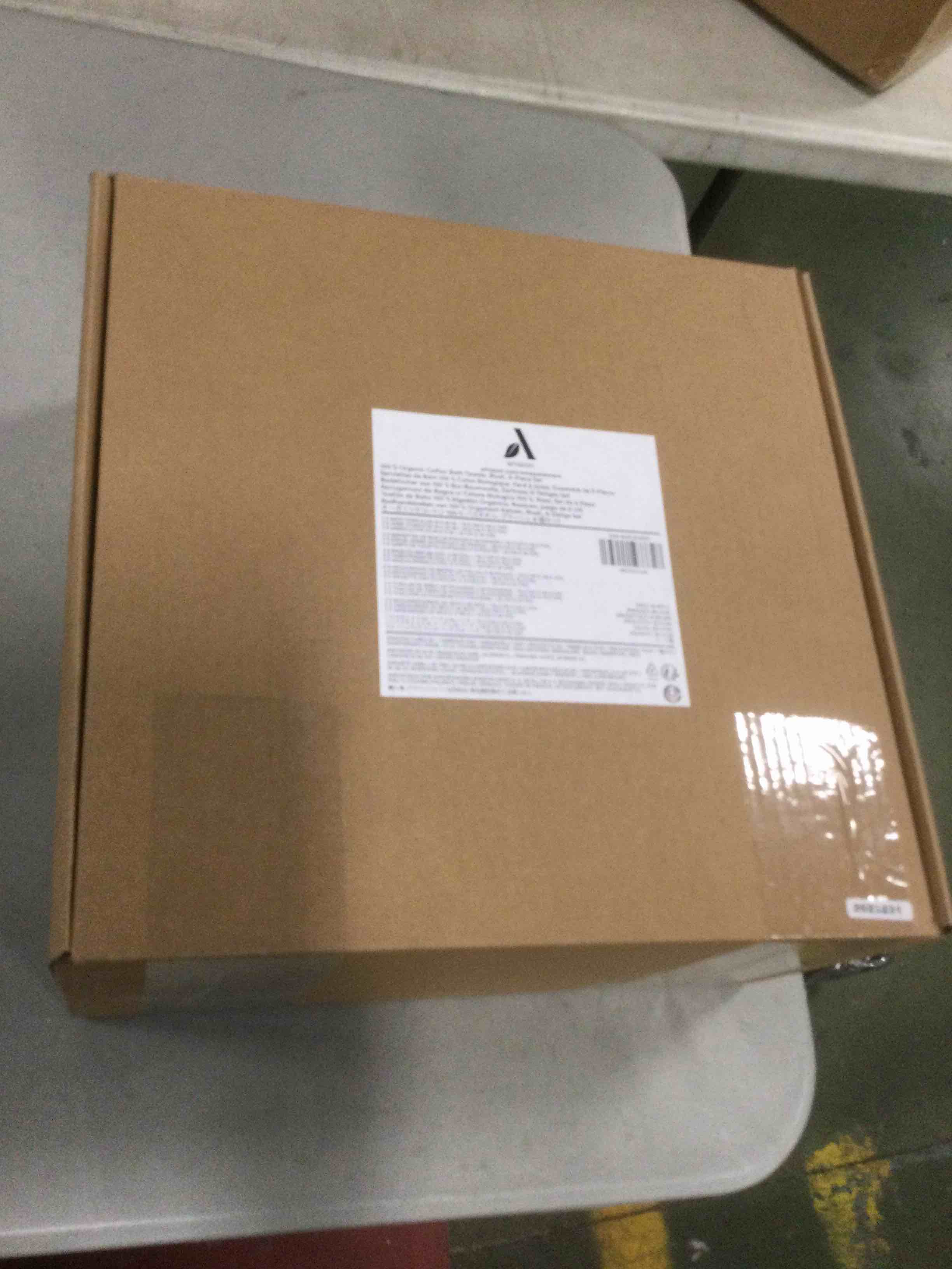 https://s3.amazonaws.com/lotting-images-prod/bidfta/RED5701224_1706216552862.jpeg