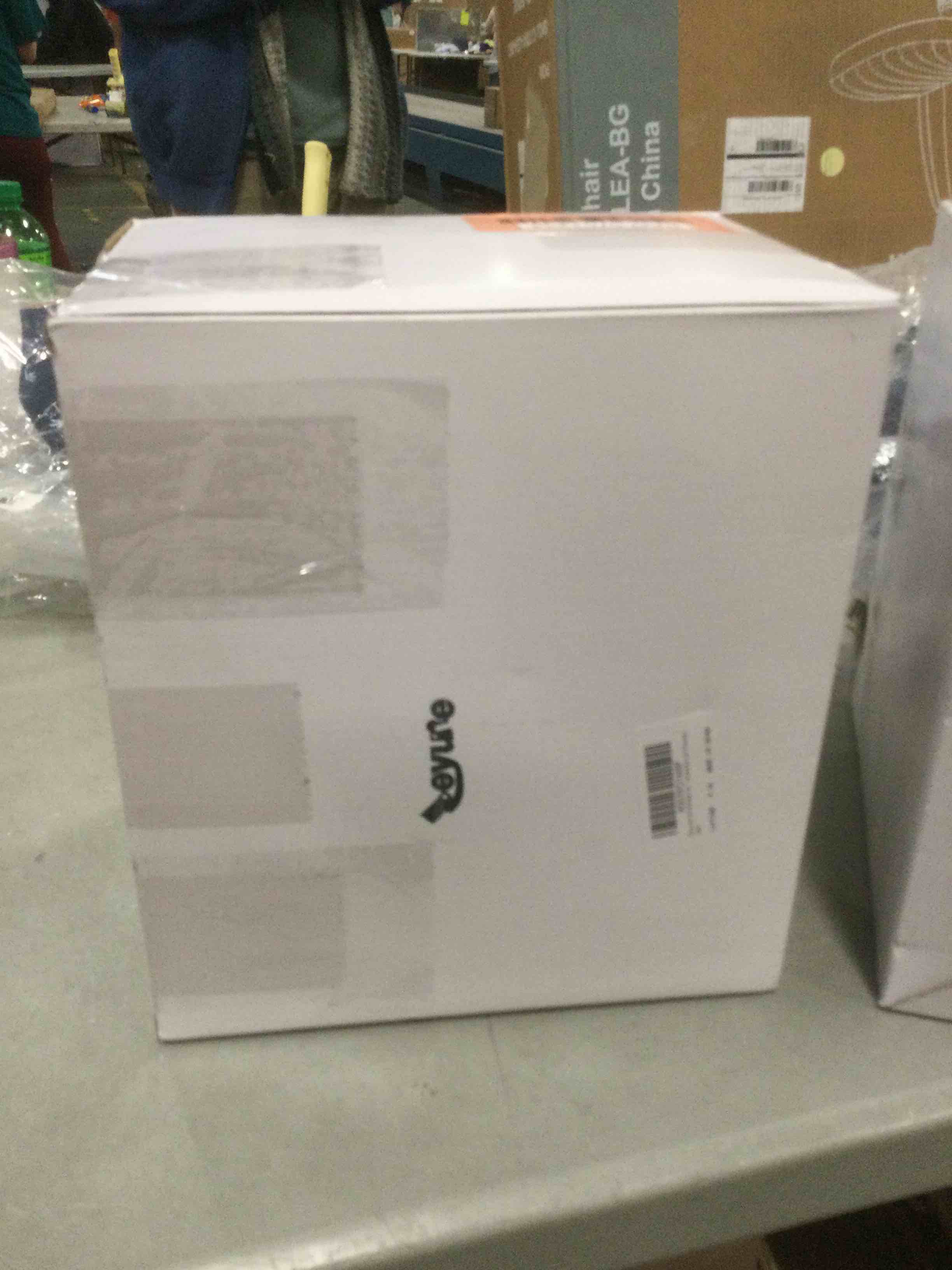 https://s3.amazonaws.com/lotting-images-prod/bidfta/RED5701234_1706217198315.jpeg