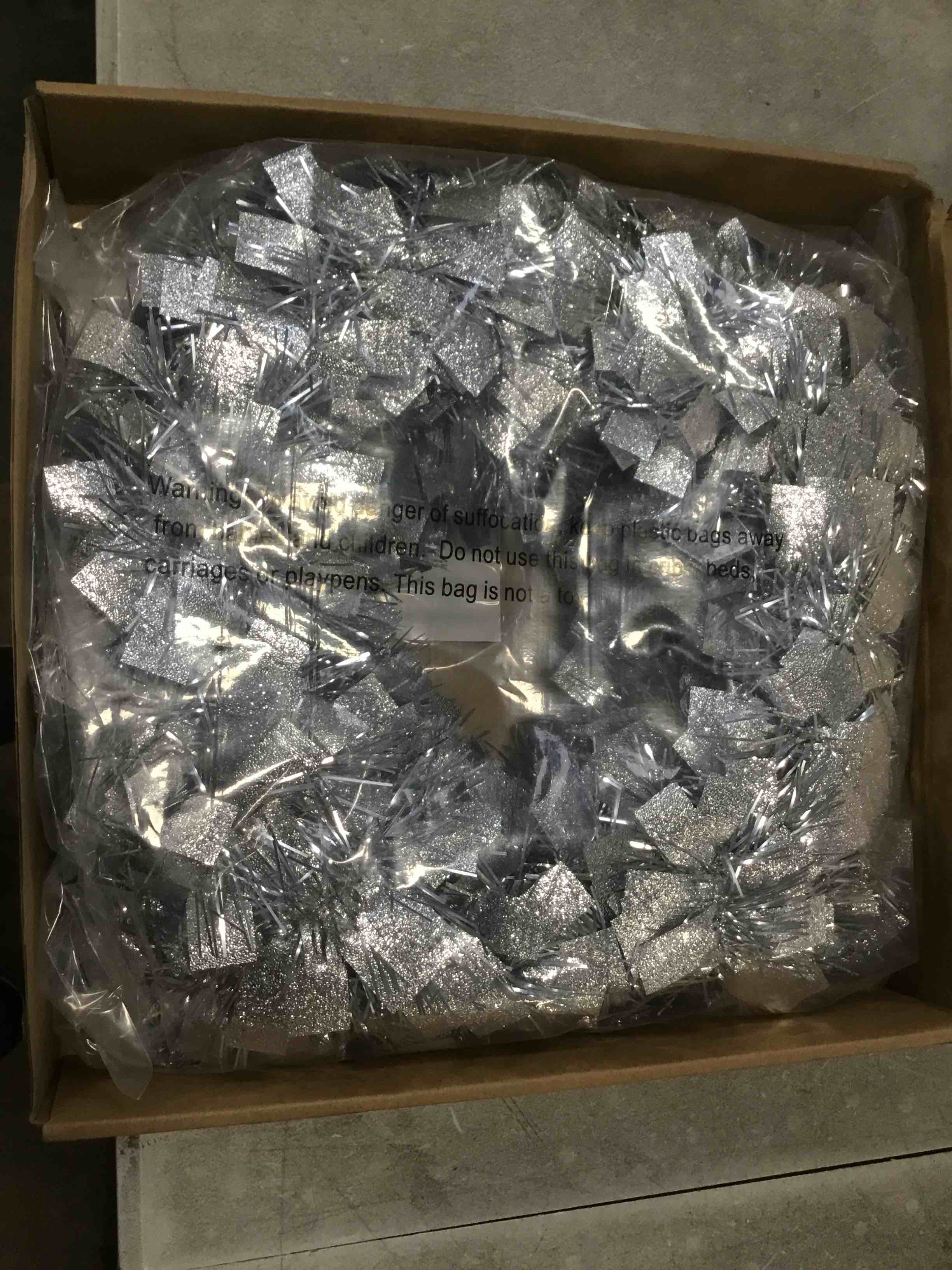 https://s3.amazonaws.com/lotting-images-prod/bidfta/RED5701701_1706298825560.jpeg