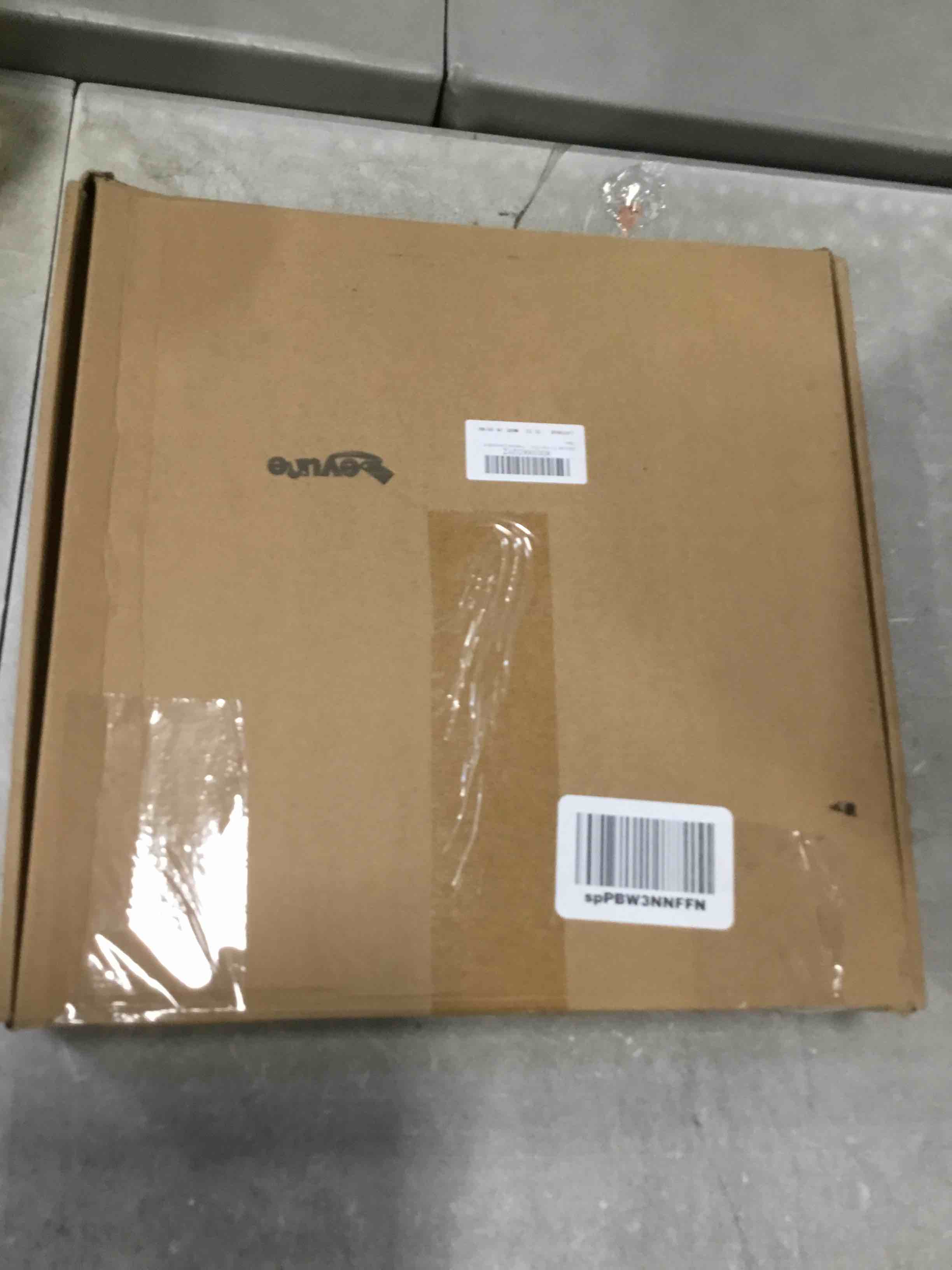 https://s3.amazonaws.com/lotting-images-prod/bidfta/RED5701701_1706298848075.jpeg