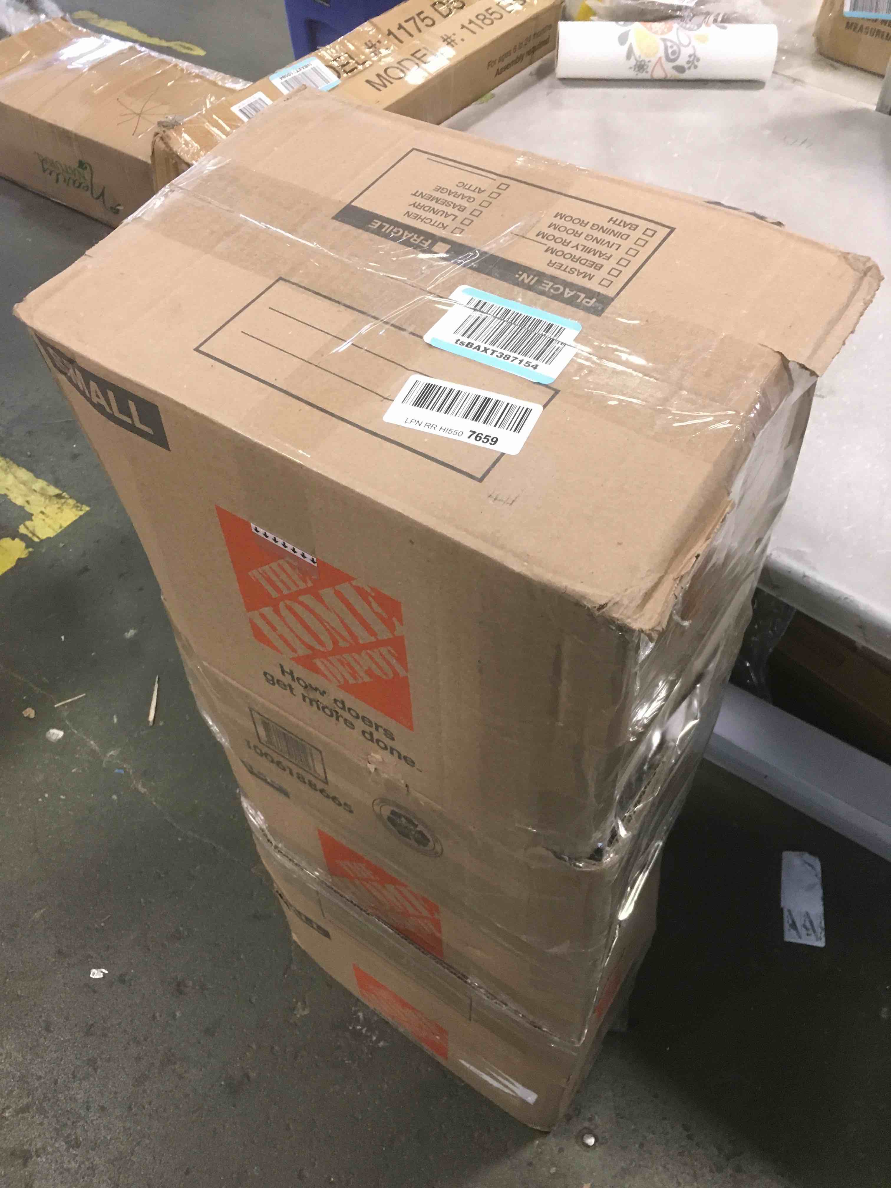 https://s3.amazonaws.com/lotting-images-prod/bidfta/RED5703483_1705848808244.jpeg