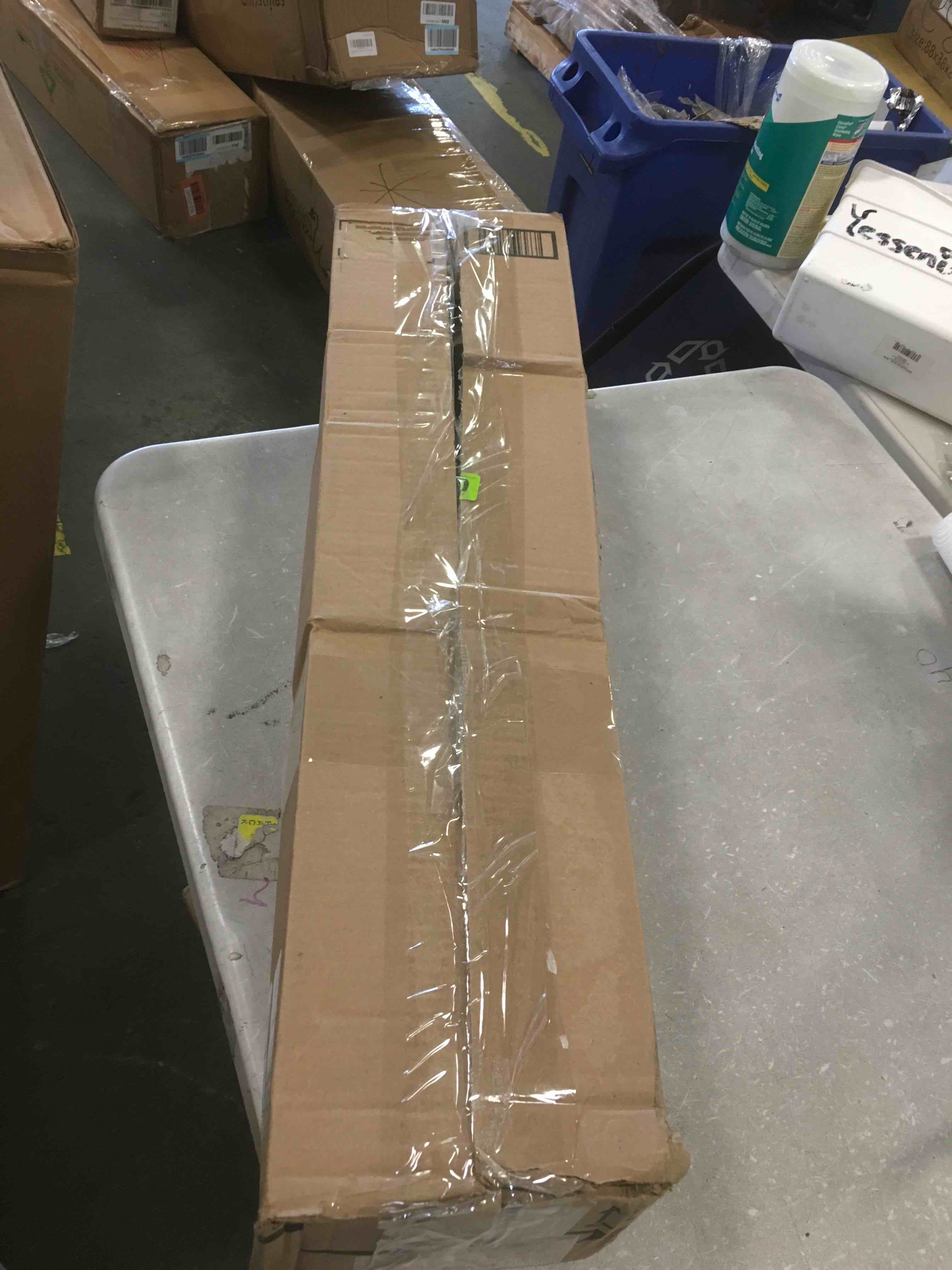 https://s3.amazonaws.com/lotting-images-prod/bidfta/RED5703522_1705855321832.jpeg