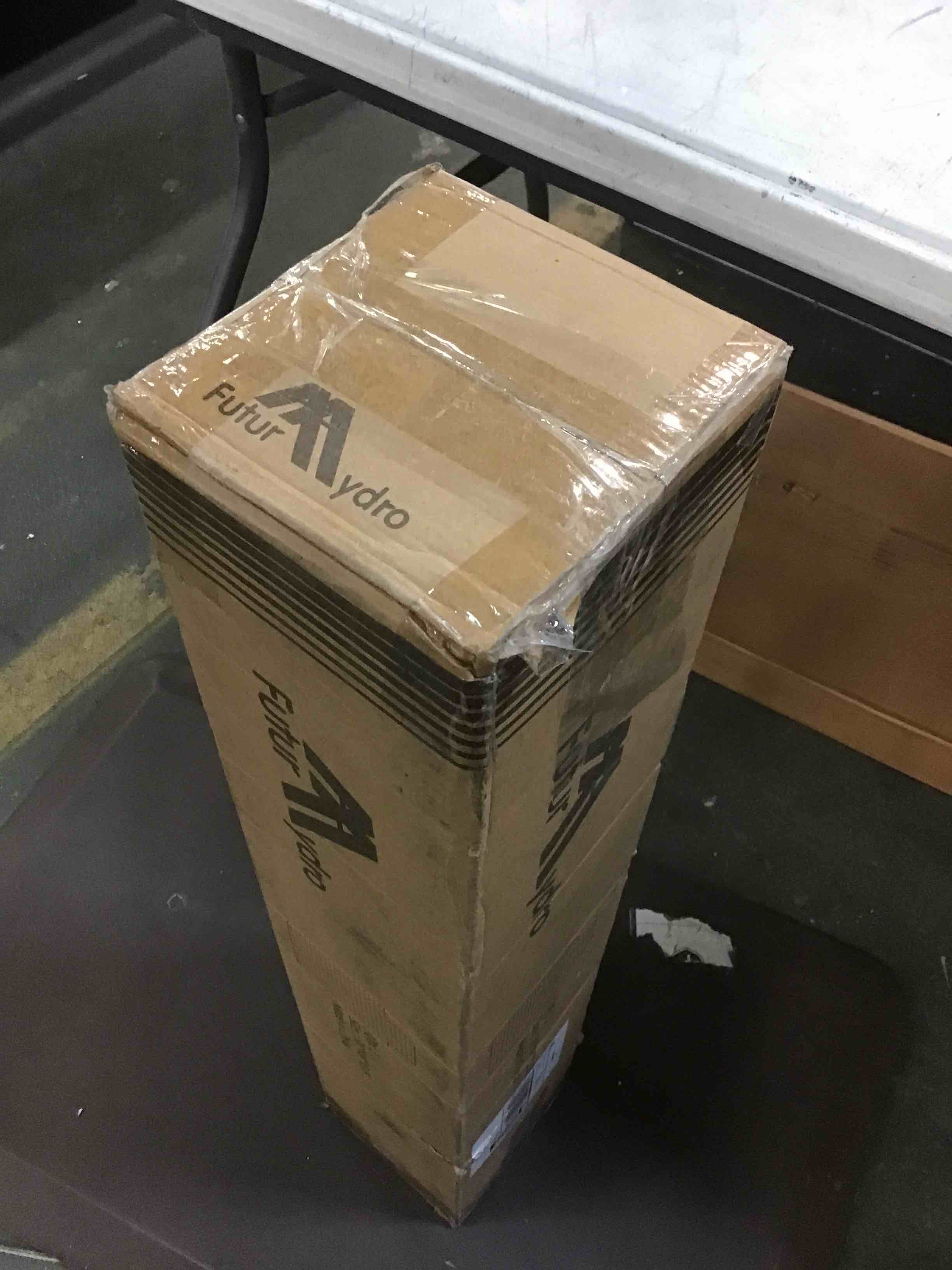 https://s3.amazonaws.com/lotting-images-prod/bidfta/RED5703668_1705927484288.jpeg