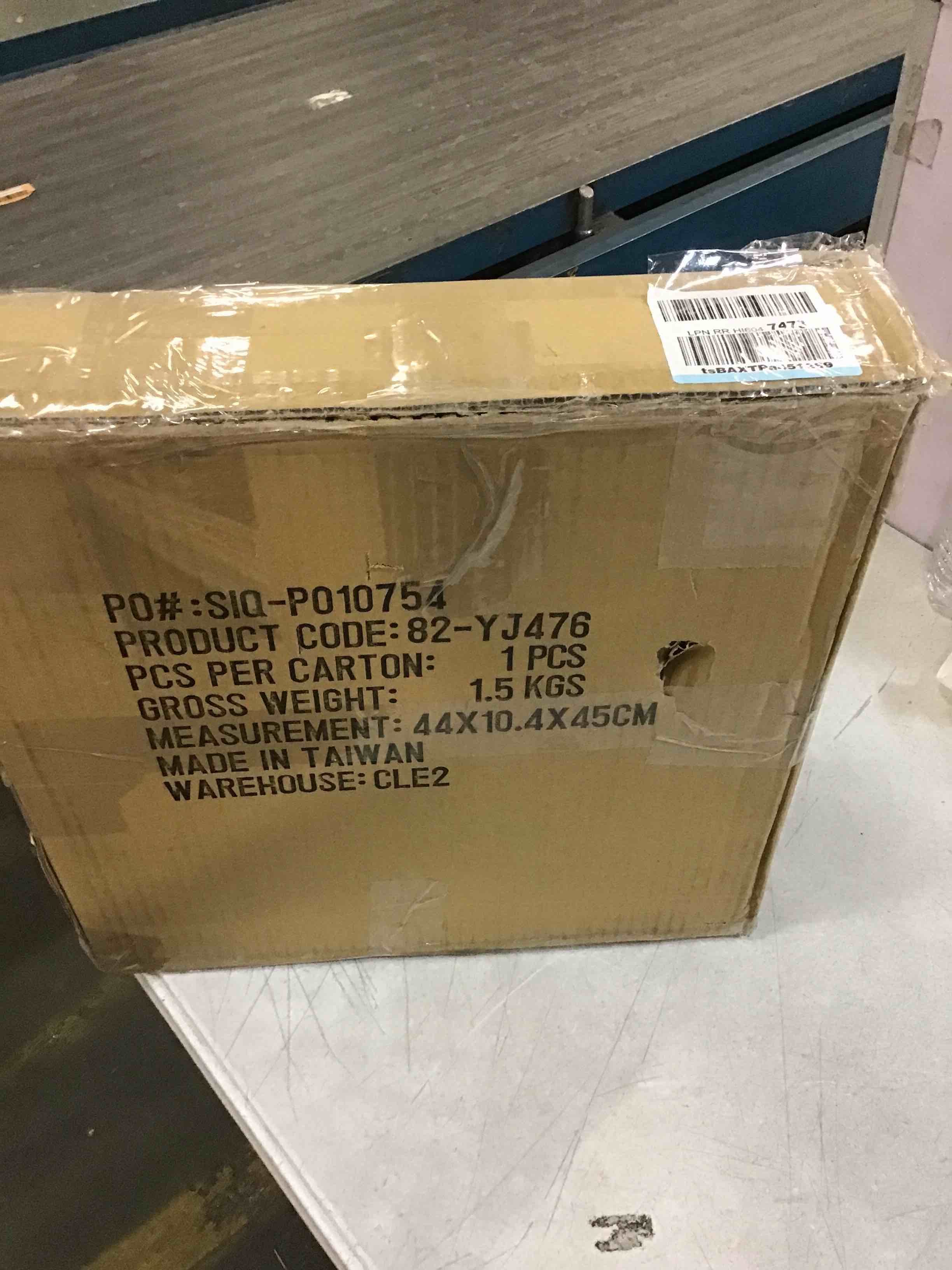 https://s3.amazonaws.com/lotting-images-prod/bidfta/RED5703726_1705932887686.jpeg