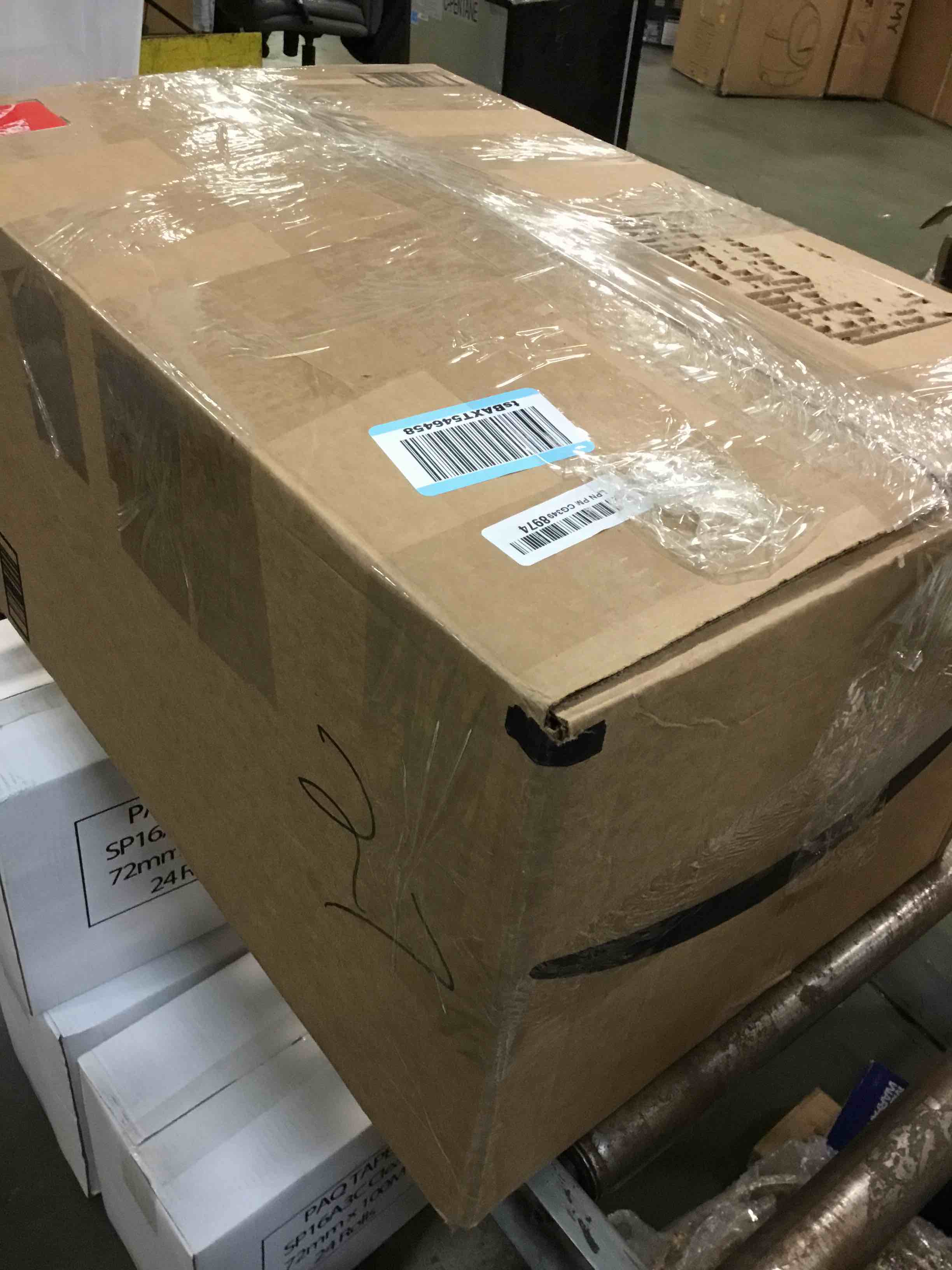 https://s3.amazonaws.com/lotting-images-prod/bidfta/RED5703929_1706013337358.jpeg