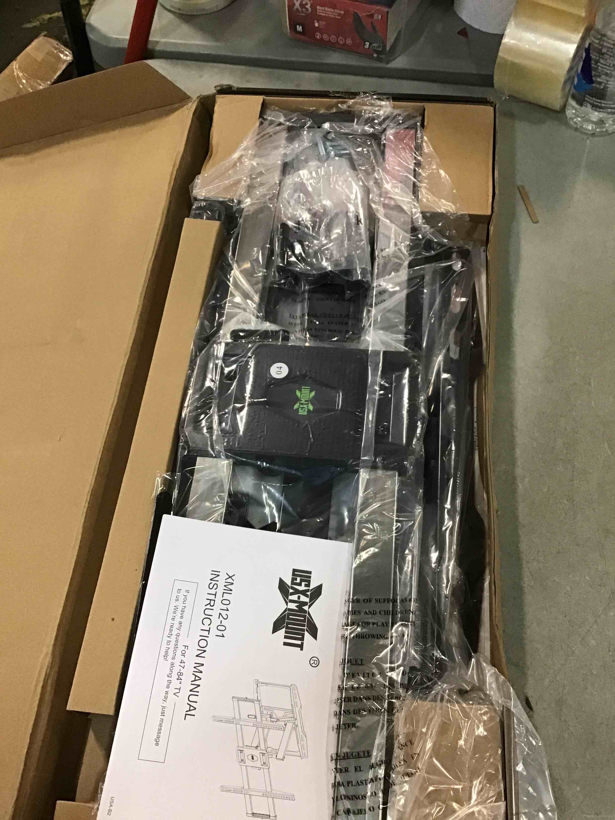 https://s3.amazonaws.com/lotting-images-prod/bidfta/RED5704113_1706034916161.jpeg
