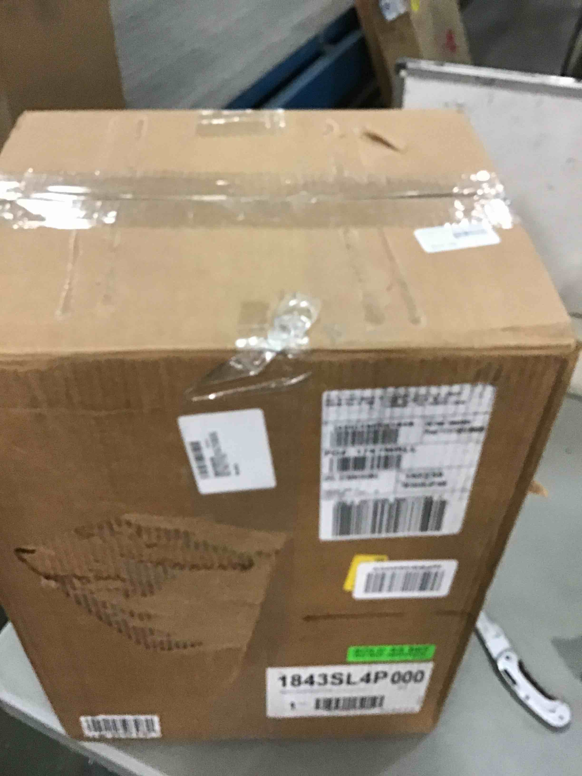 https://s3.amazonaws.com/lotting-images-prod/bidfta/RED5704307_1706112115665.jpeg