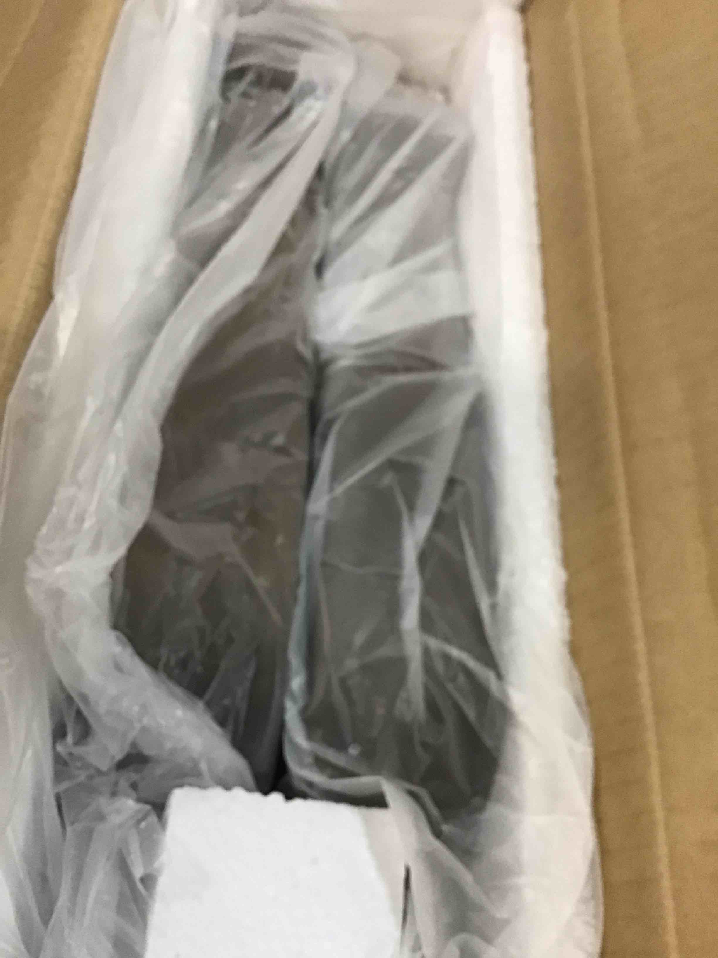 https://s3.amazonaws.com/lotting-images-prod/bidfta/RED5704426_1706129326921.jpeg