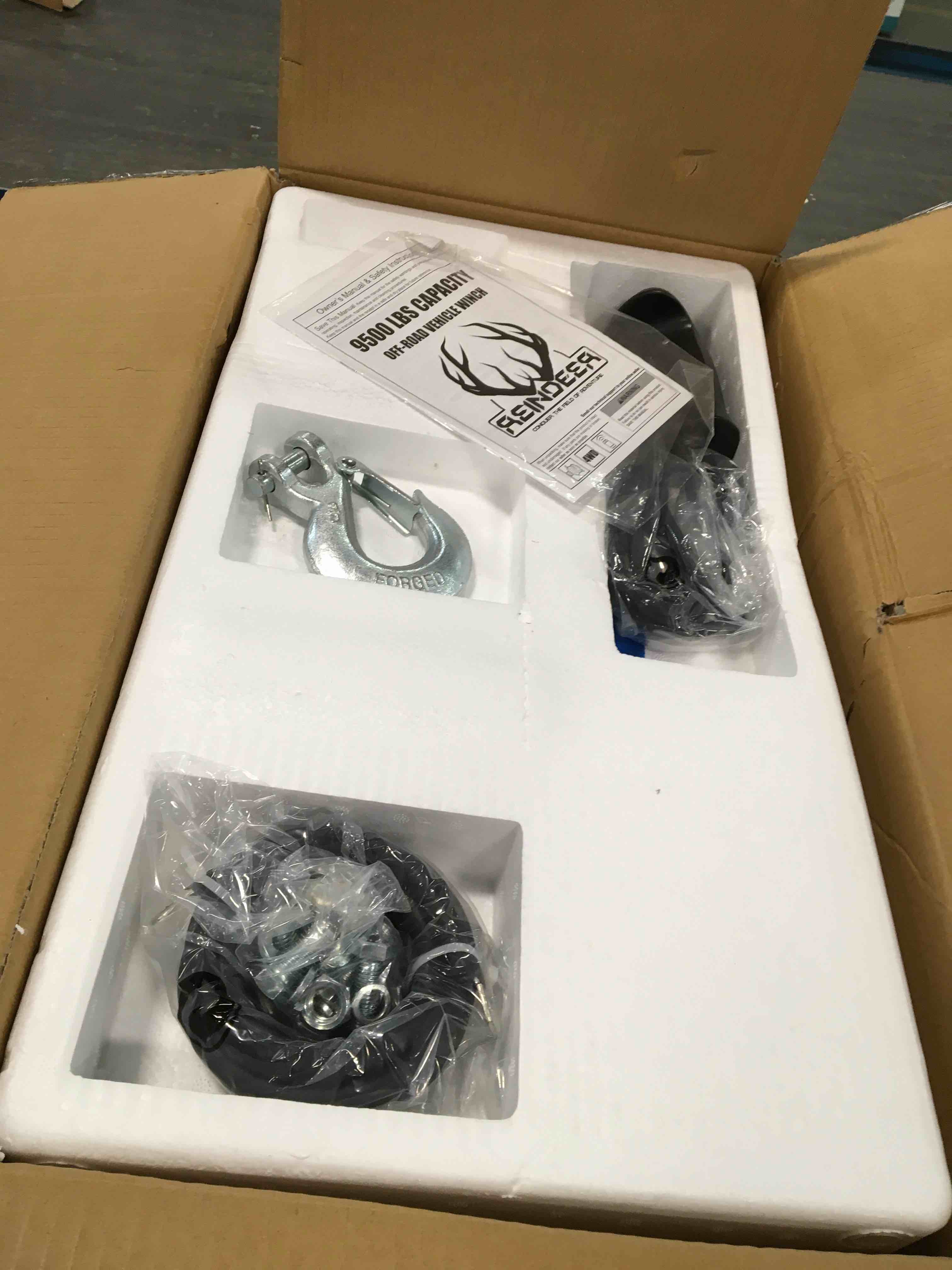 https://s3.amazonaws.com/lotting-images-prod/bidfta/RED5704940_1706277800214.jpeg