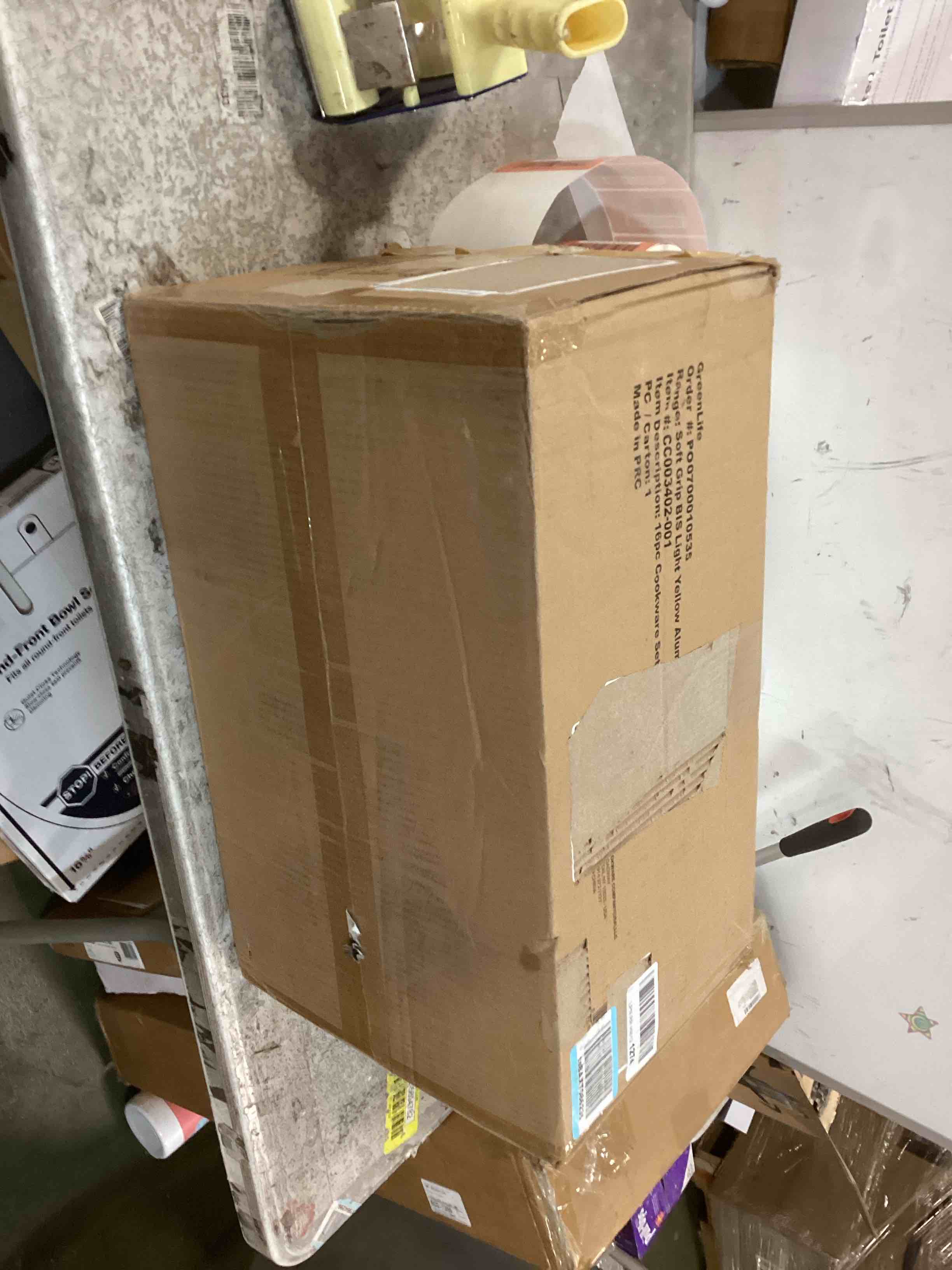 https://s3.amazonaws.com/lotting-images-prod/bidfta/RED5705020_1705607642602.jpeg