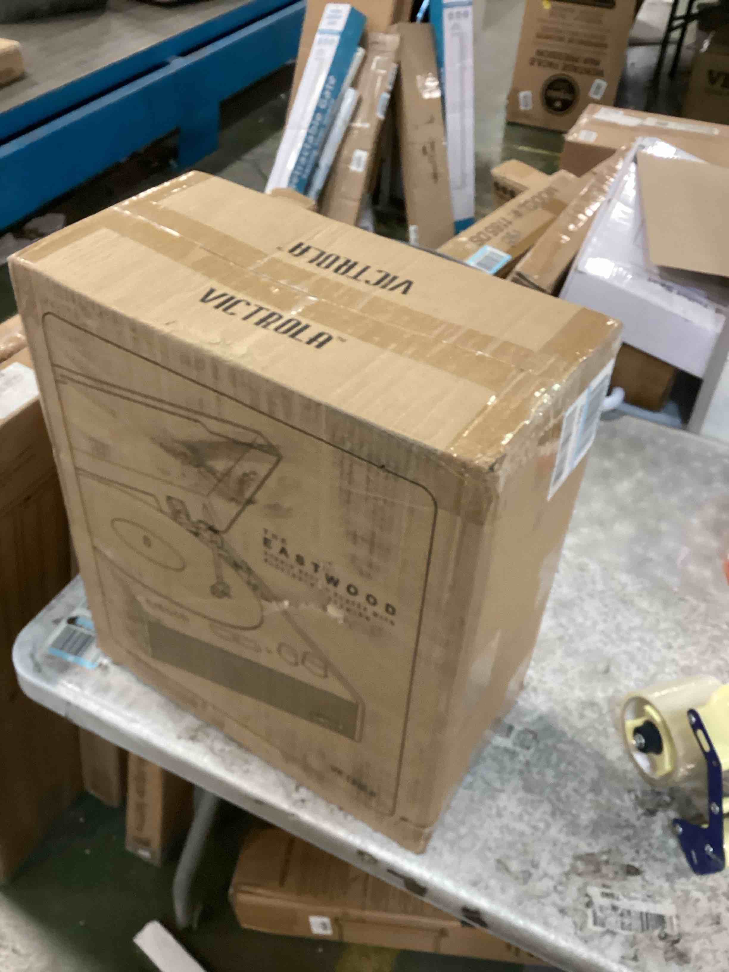 https://s3.amazonaws.com/lotting-images-prod/bidfta/RED5705035_1705610479279.jpeg
