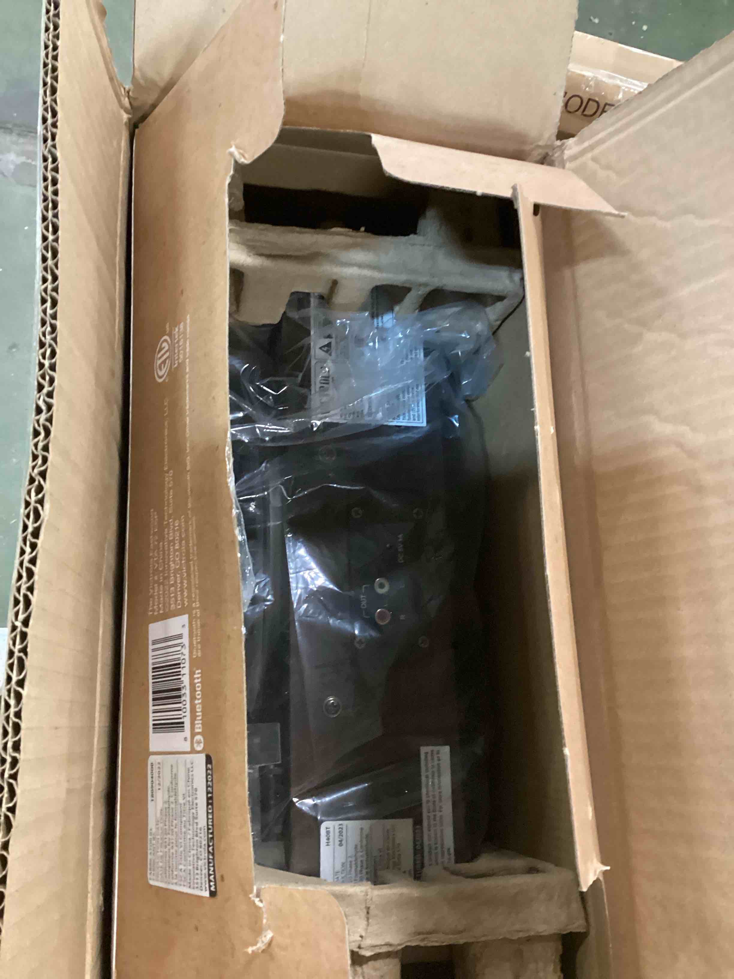 https://s3.amazonaws.com/lotting-images-prod/bidfta/RED5705035_1705610503107.jpeg