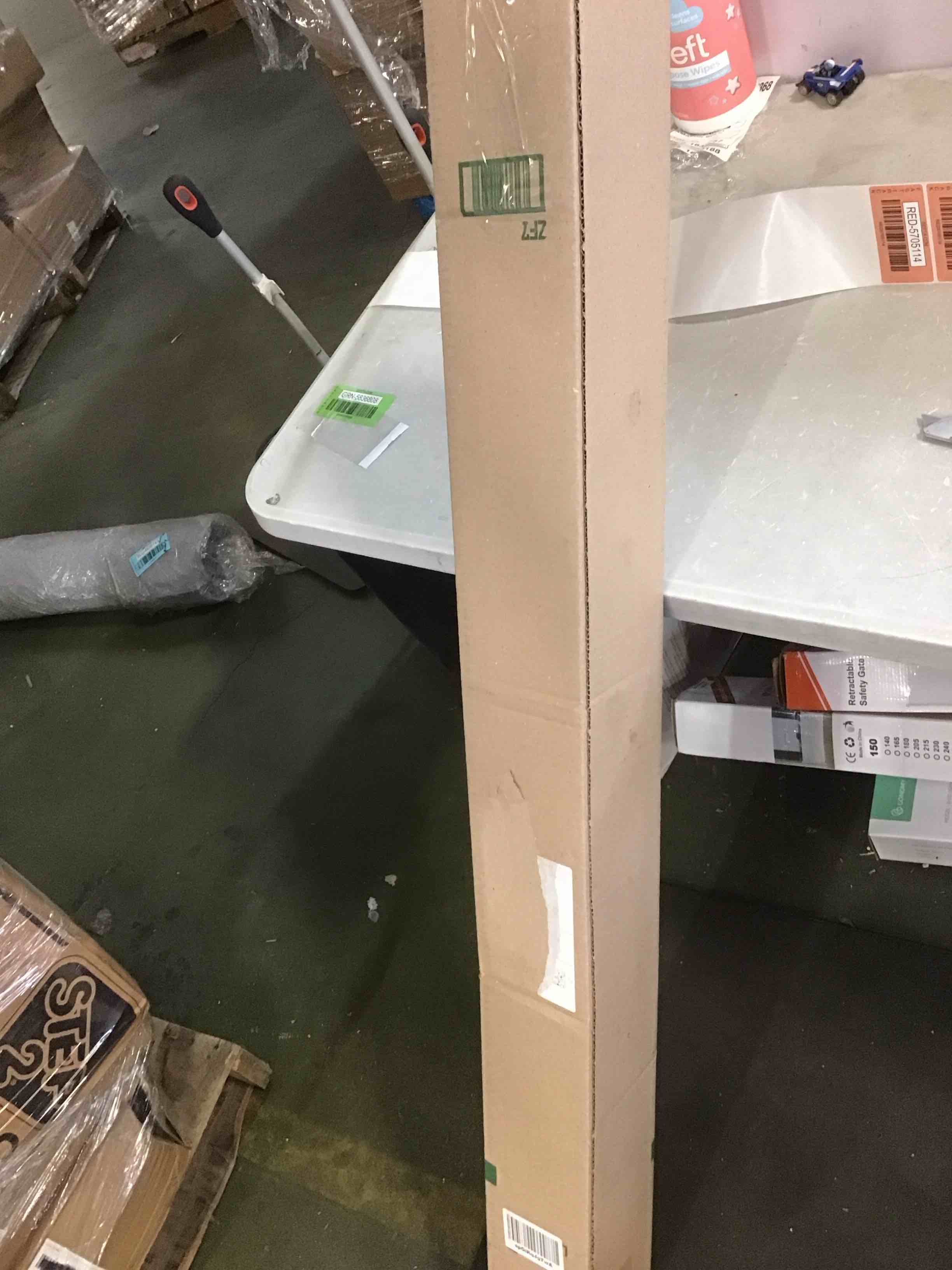https://s3.amazonaws.com/lotting-images-prod/bidfta/RED5705114_1705762129611.jpeg