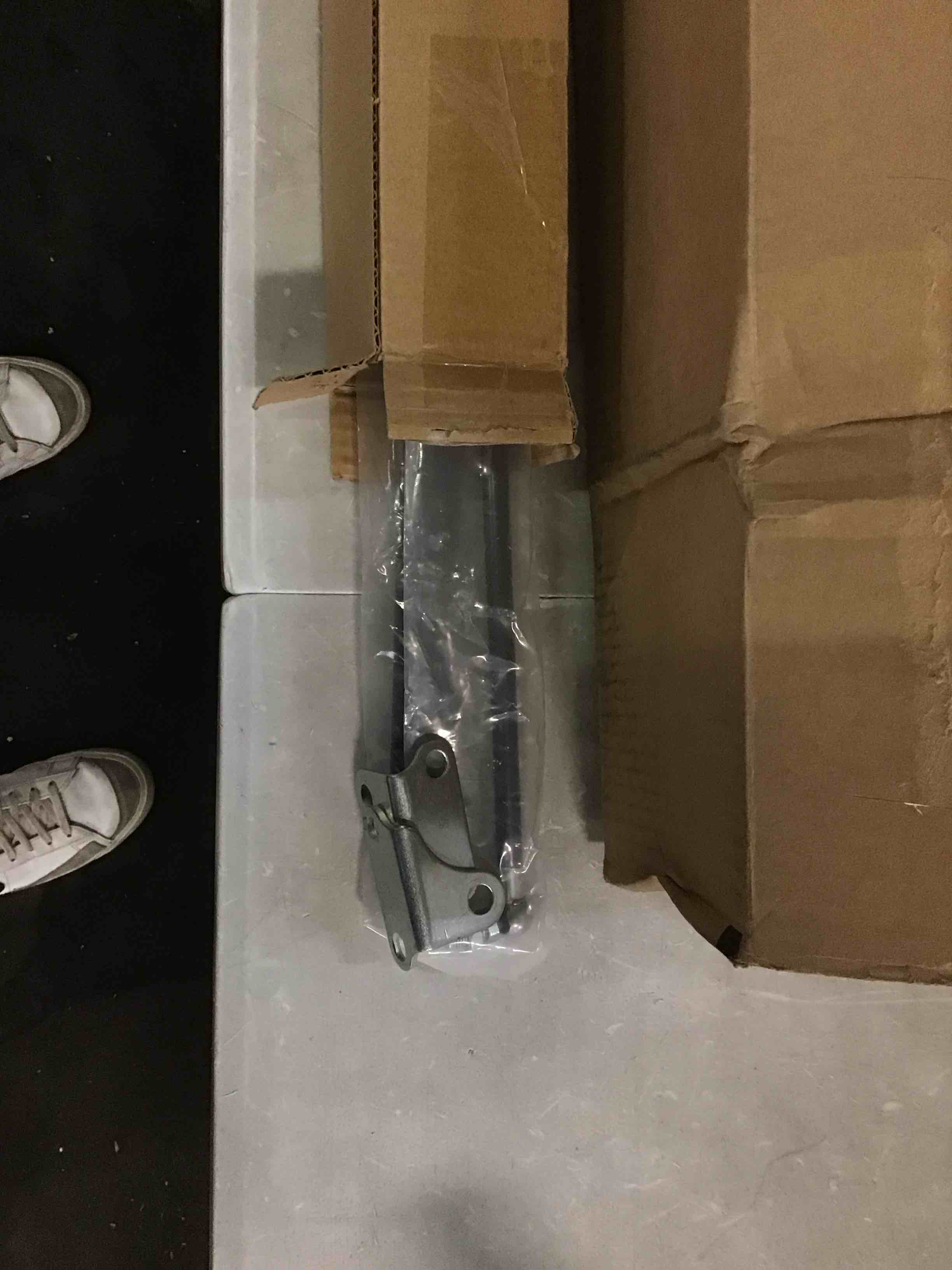 https://s3.amazonaws.com/lotting-images-prod/bidfta/RED5705123_1705764447063.jpeg