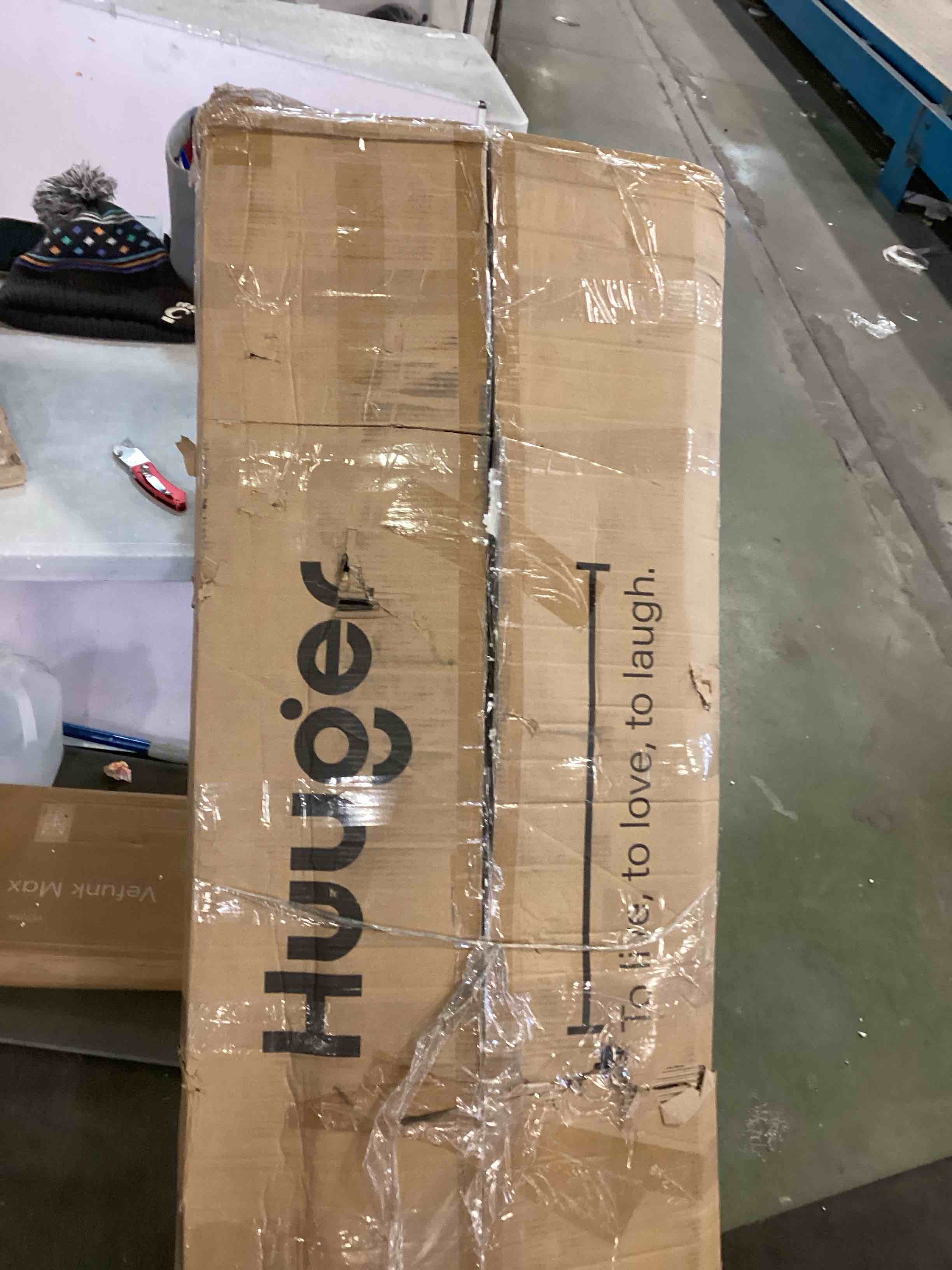 https://s3.amazonaws.com/lotting-images-prod/bidfta/RED5705241_1705862664800.jpeg