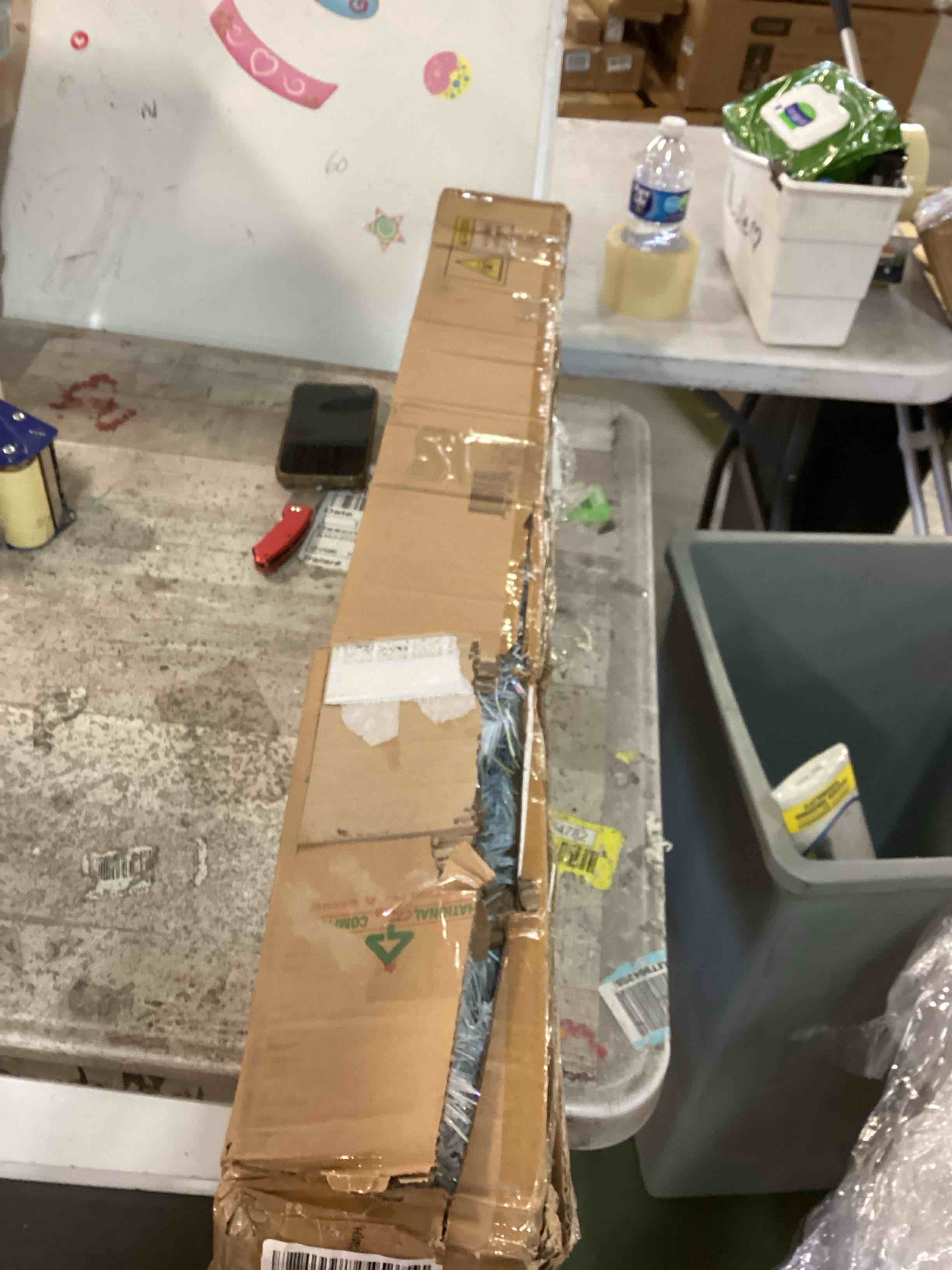https://s3.amazonaws.com/lotting-images-prod/bidfta/RED5705274_1705865791175.jpeg