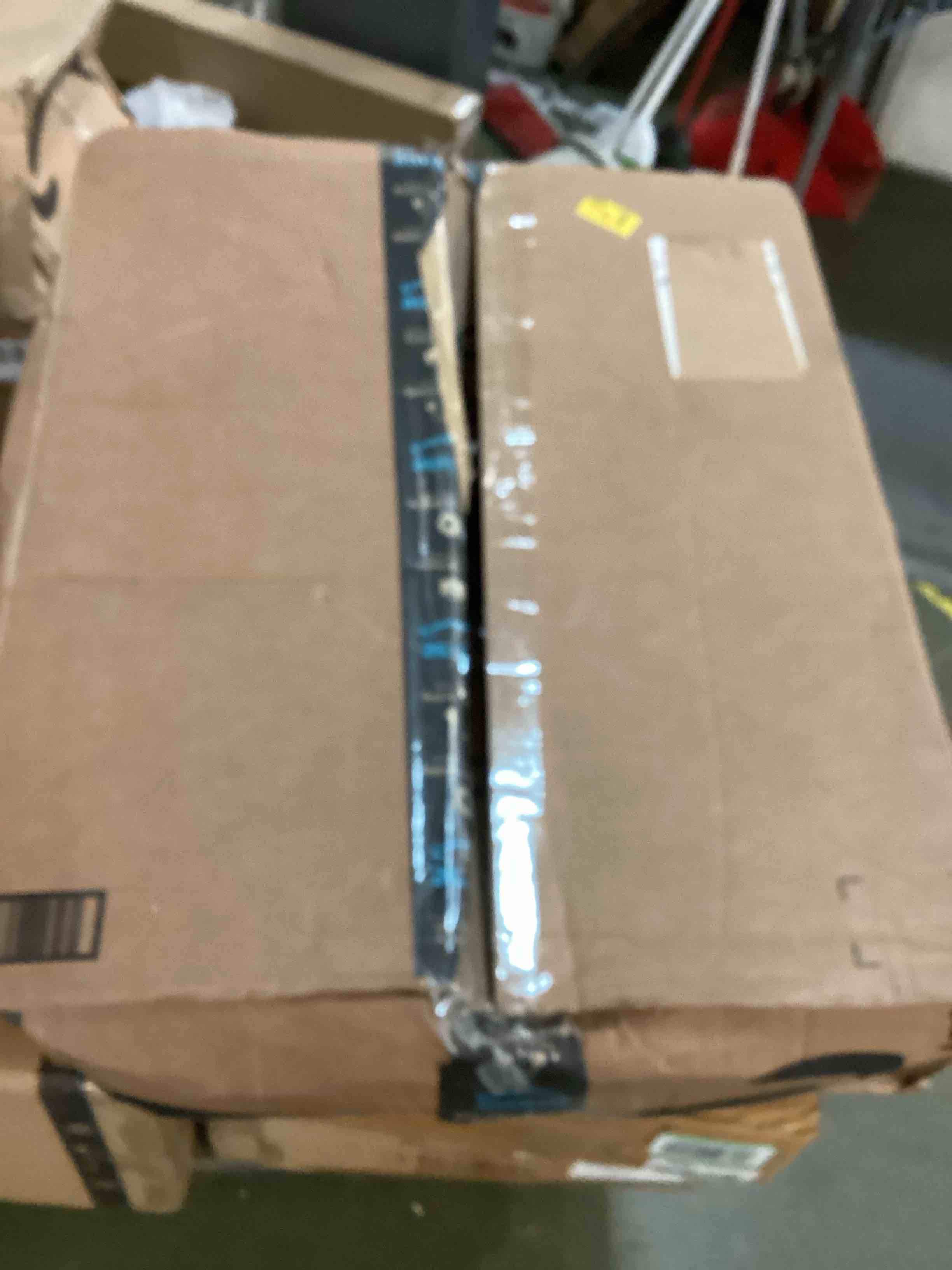 https://s3.amazonaws.com/lotting-images-prod/bidfta/RED5705304_1705870146797.jpeg