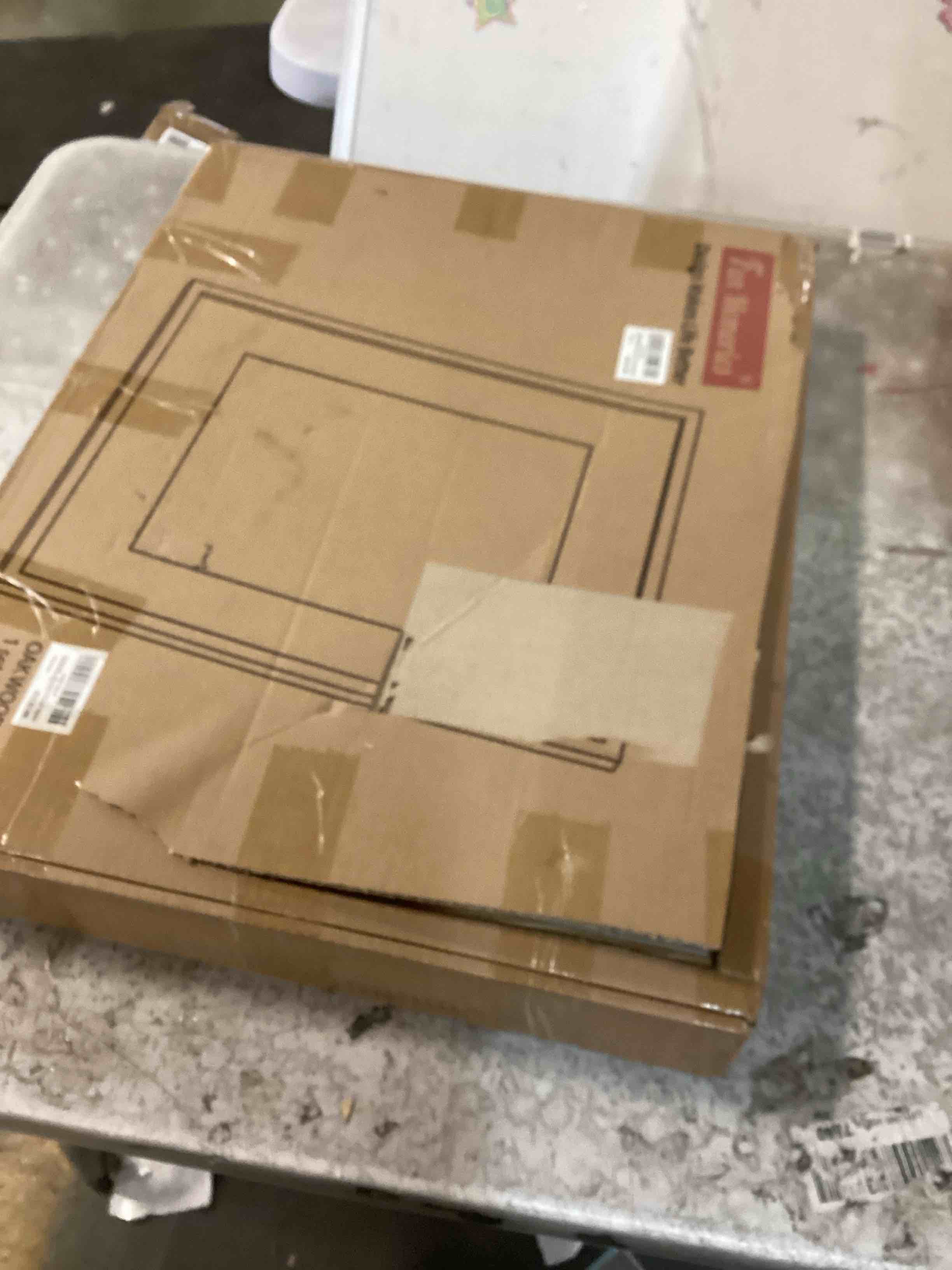 https://s3.amazonaws.com/lotting-images-prod/bidfta/RED5705313_1705870774138.jpeg