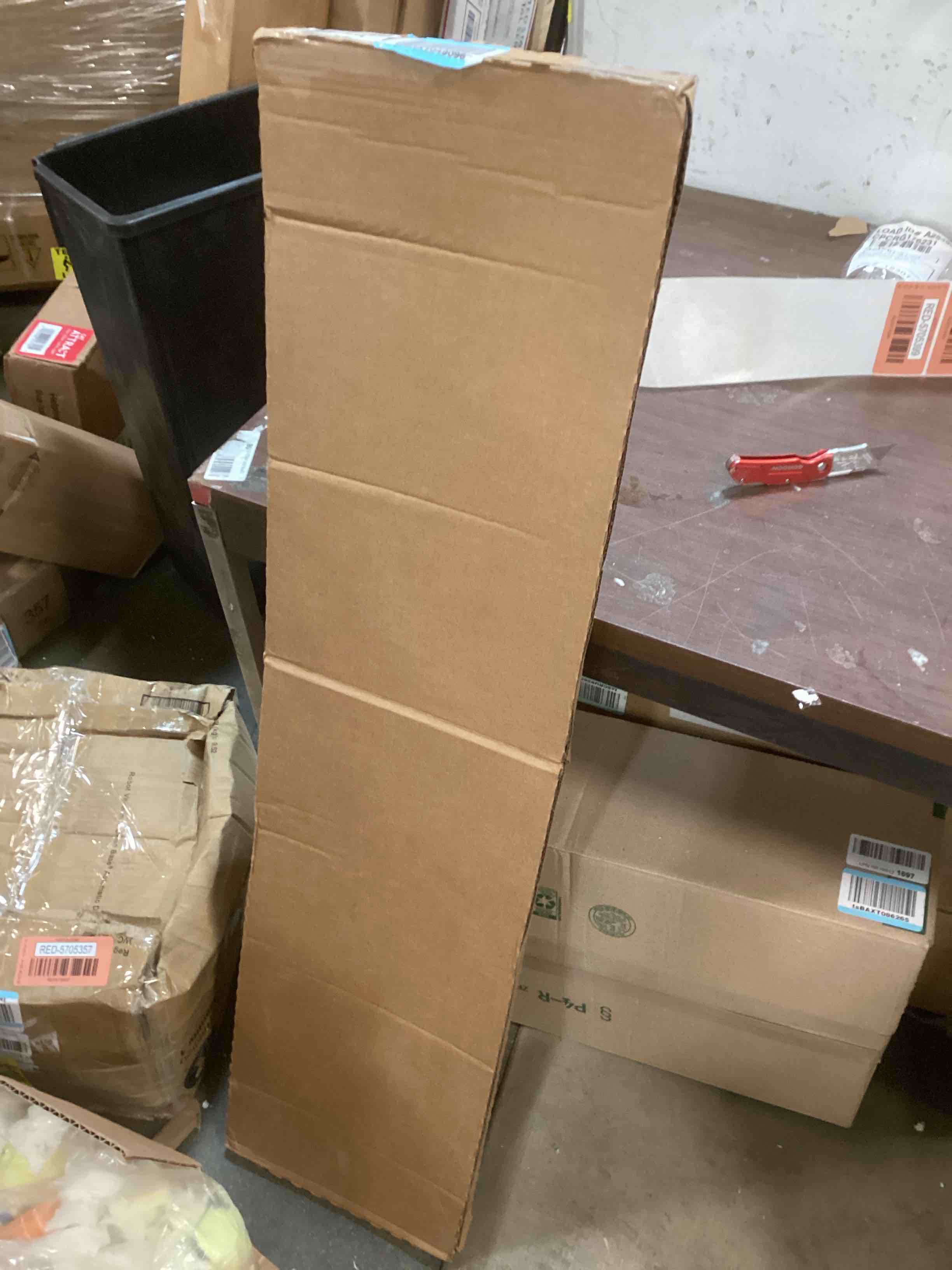 https://s3.amazonaws.com/lotting-images-prod/bidfta/RED5705399_1705935088059.jpeg