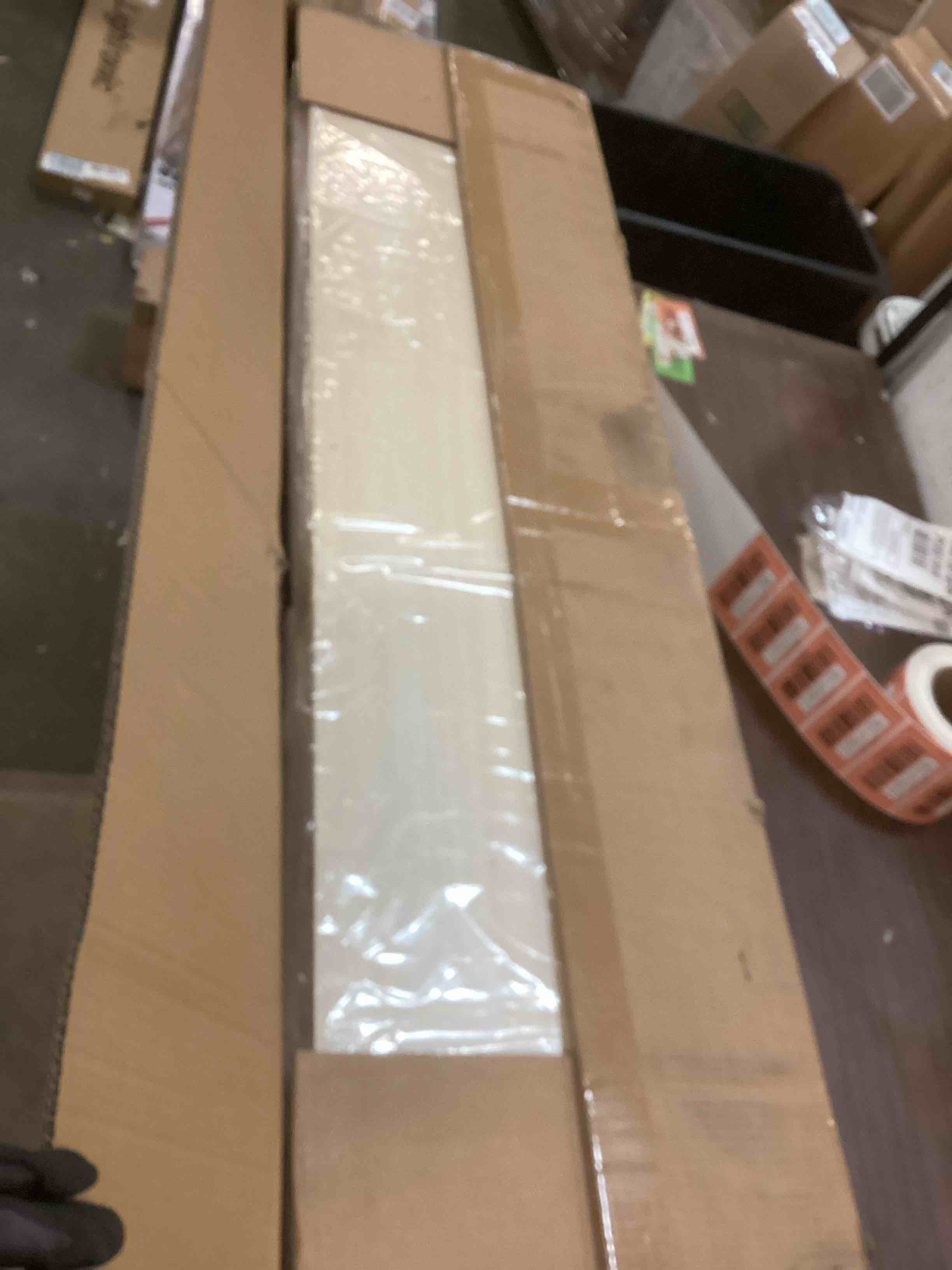 https://s3.amazonaws.com/lotting-images-prod/bidfta/RED5705470_1705944750685.jpeg