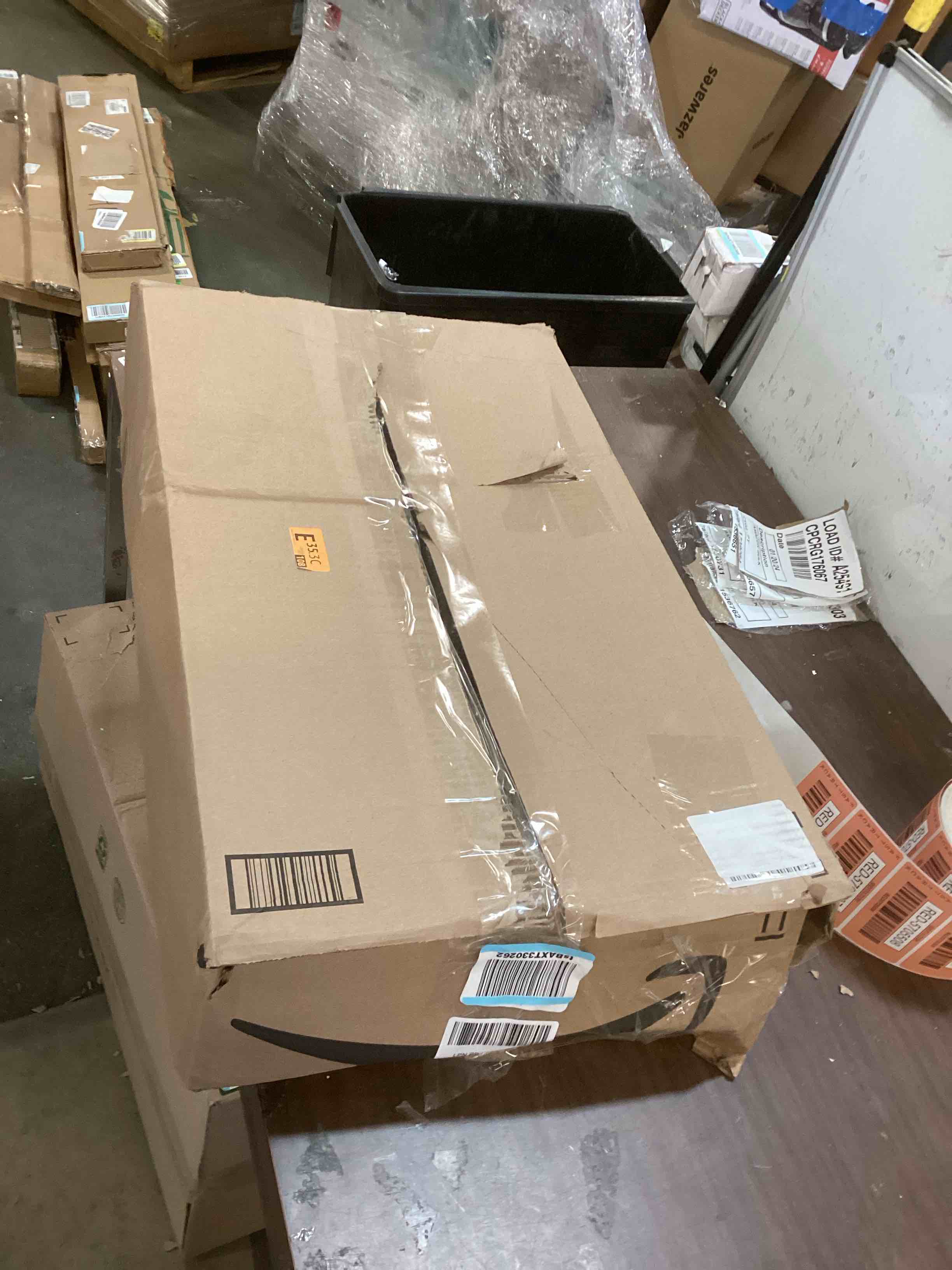 https://s3.amazonaws.com/lotting-images-prod/bidfta/RED5705506_1705951374546.jpeg