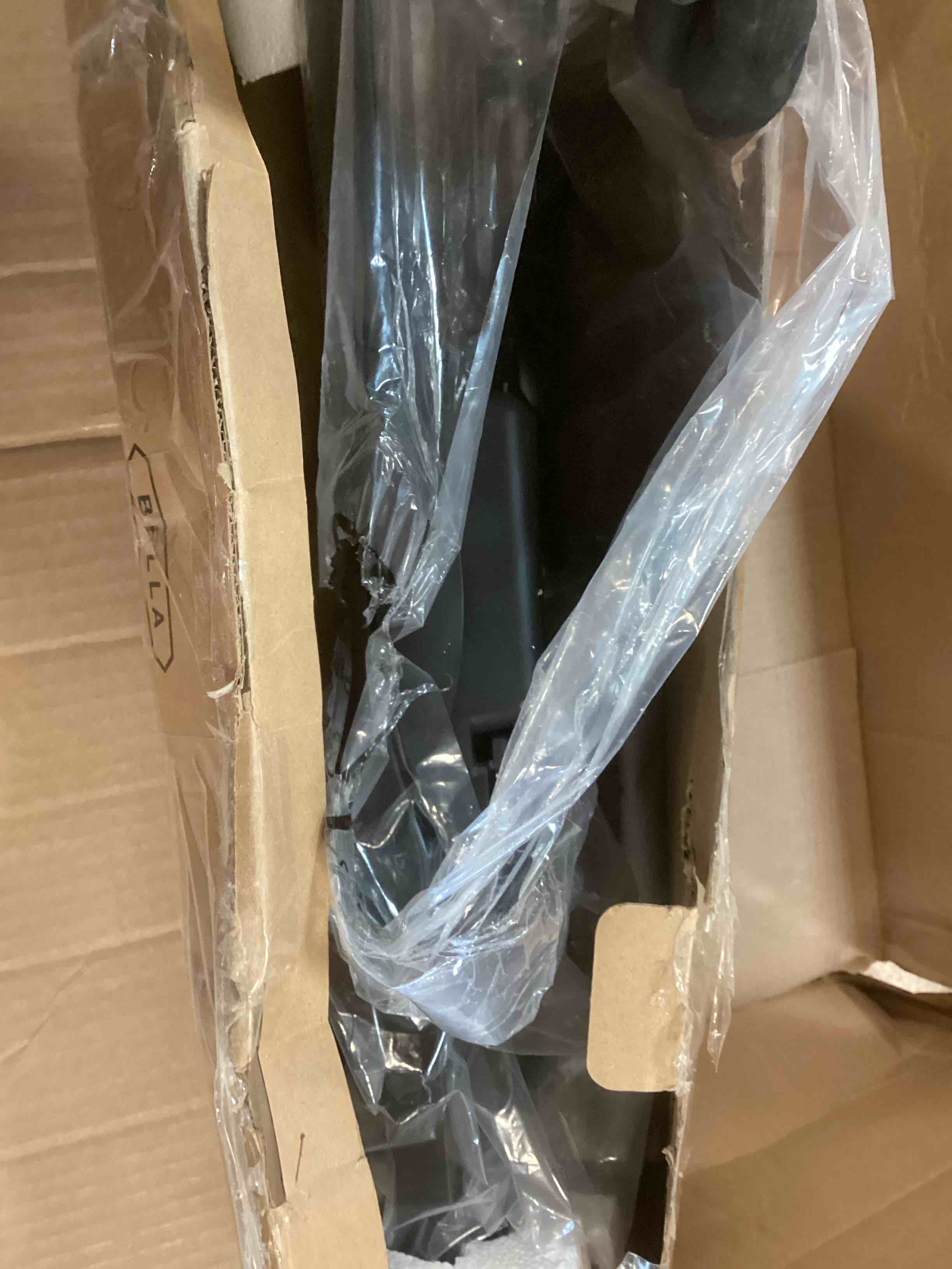 https://s3.amazonaws.com/lotting-images-prod/bidfta/RED5705506_1705951435211.jpeg
