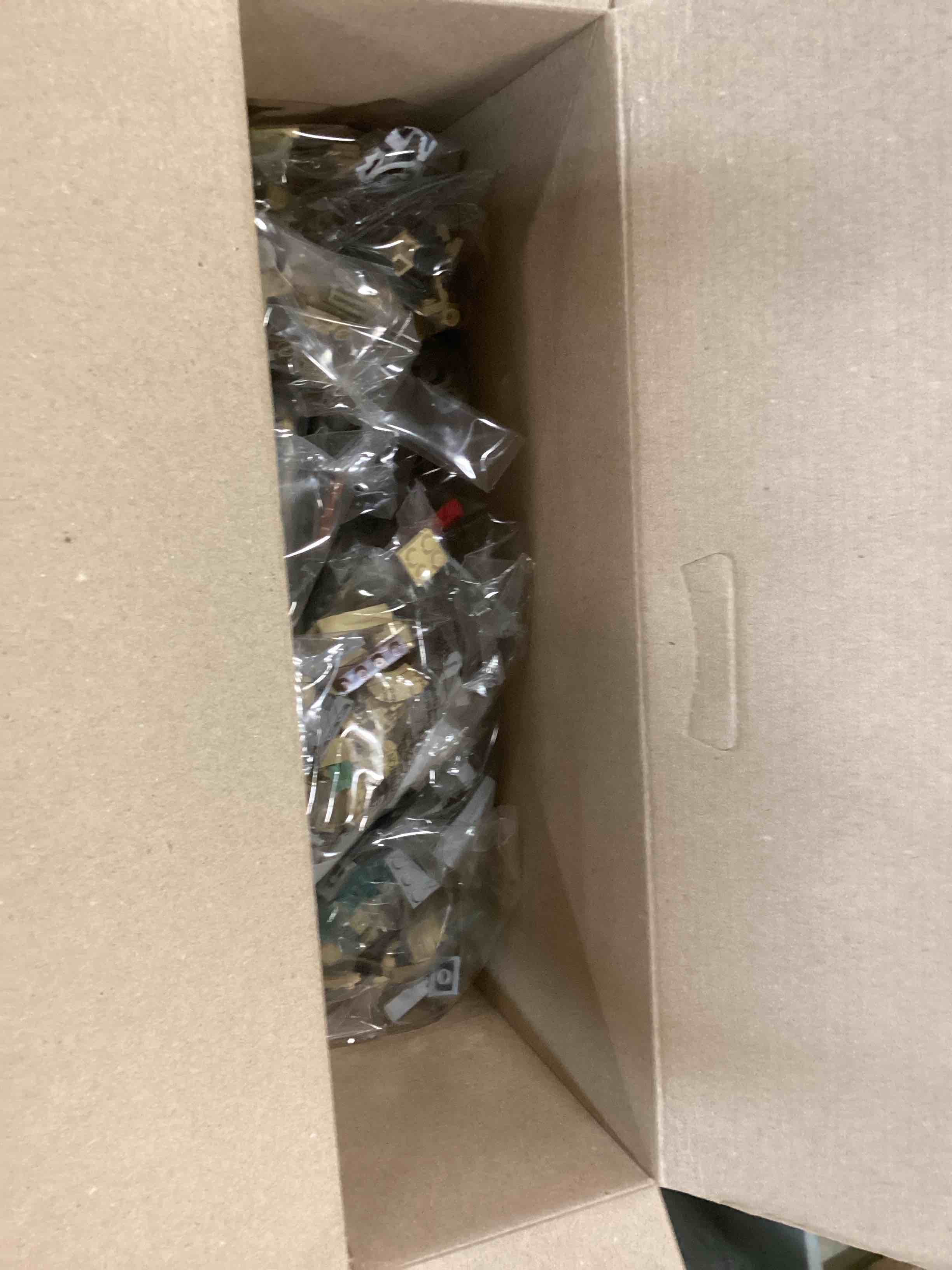 https://s3.amazonaws.com/lotting-images-prod/bidfta/RED5706221_1706212113075.jpeg