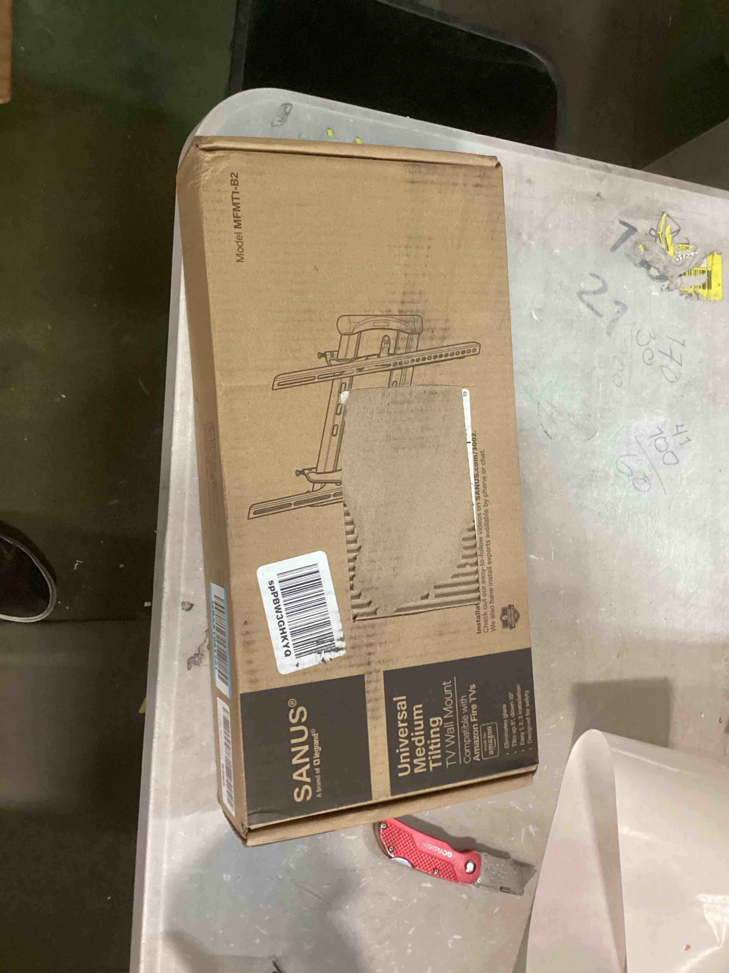 https://s3.amazonaws.com/lotting-images-prod/bidfta/RED5706338_1706283462597.jpeg