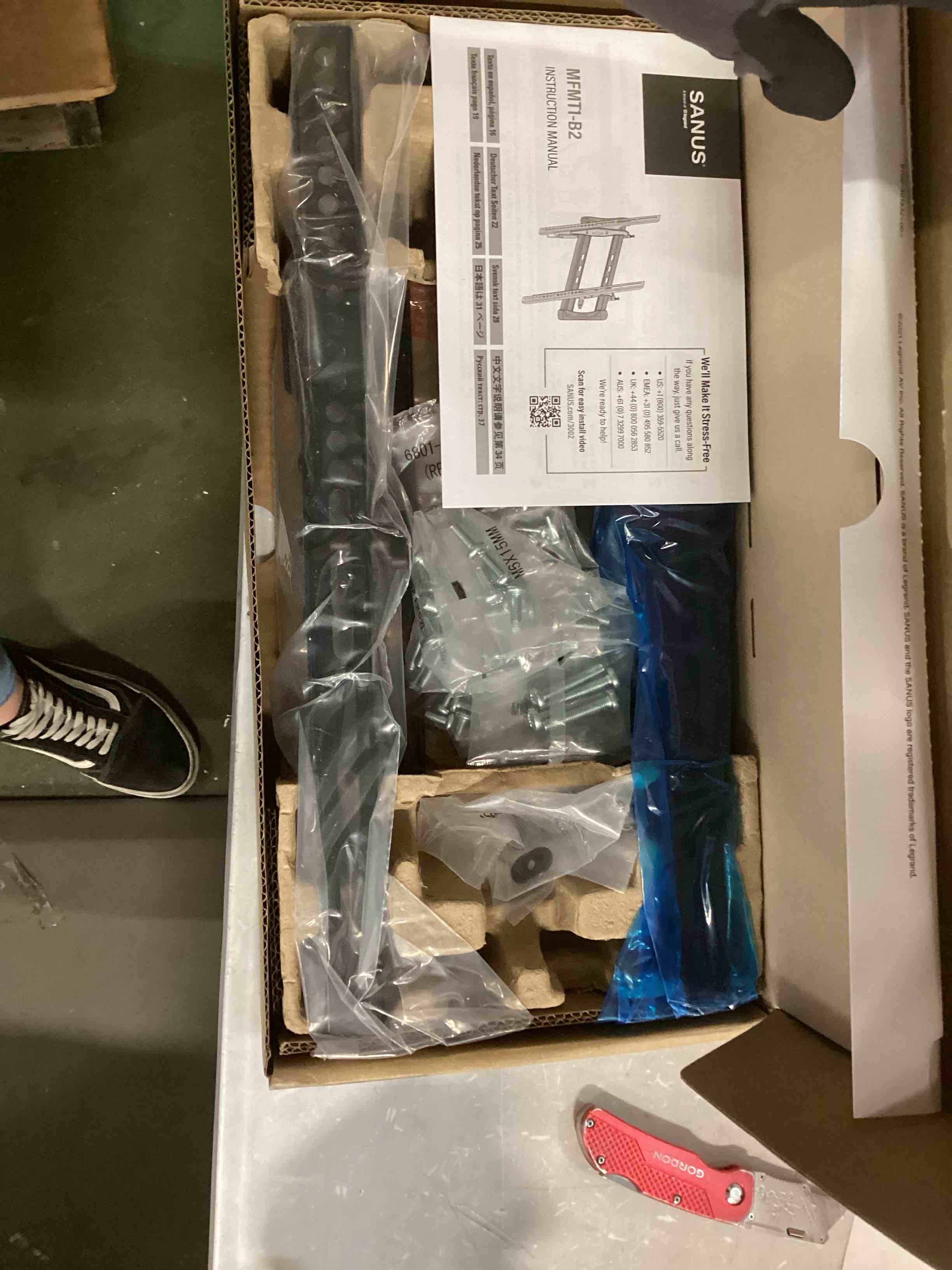 https://s3.amazonaws.com/lotting-images-prod/bidfta/RED5706338_1706283475023.jpeg