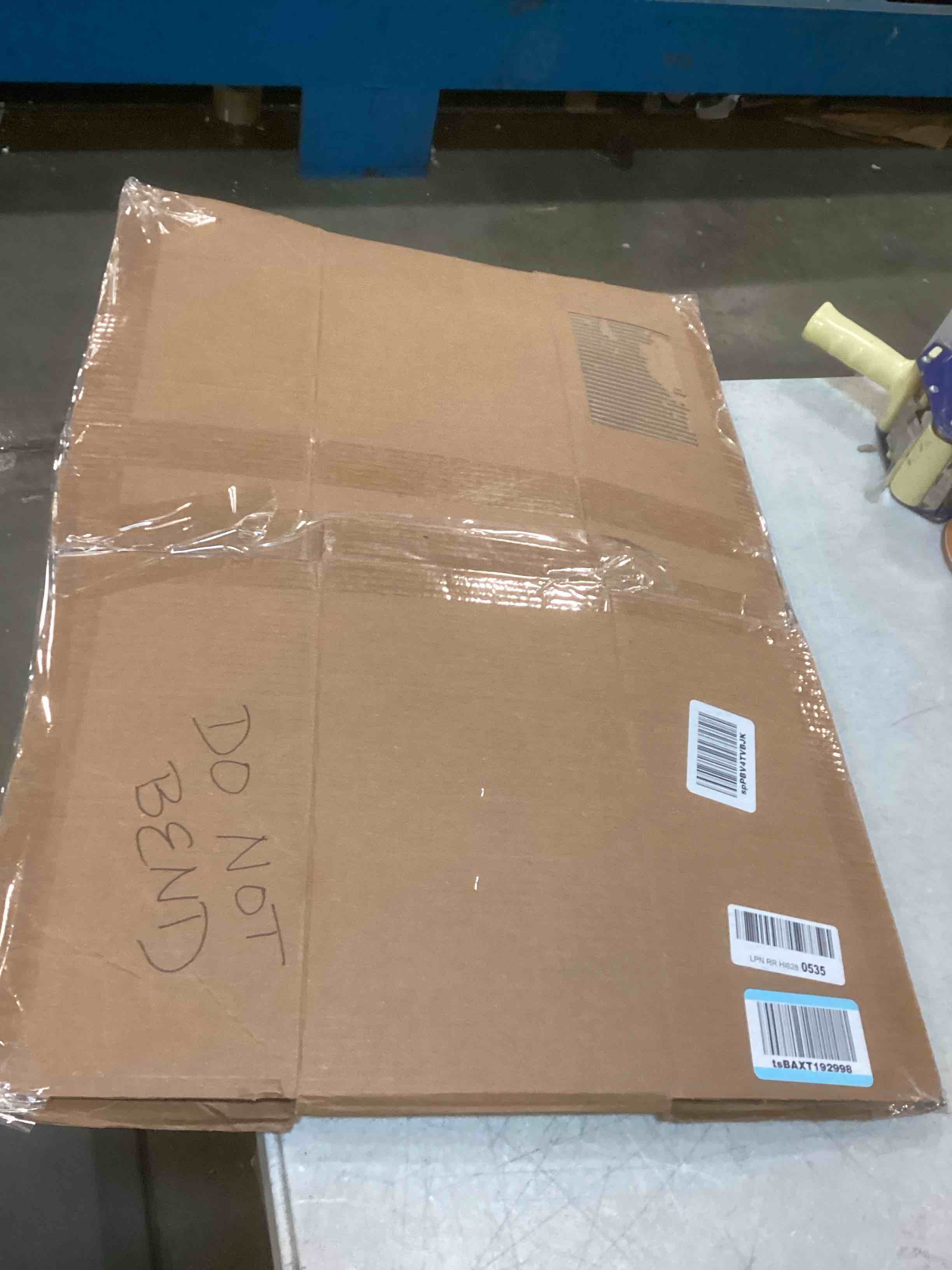 https://s3.amazonaws.com/lotting-images-prod/bidfta/RED5706632_1706105569443.jpeg