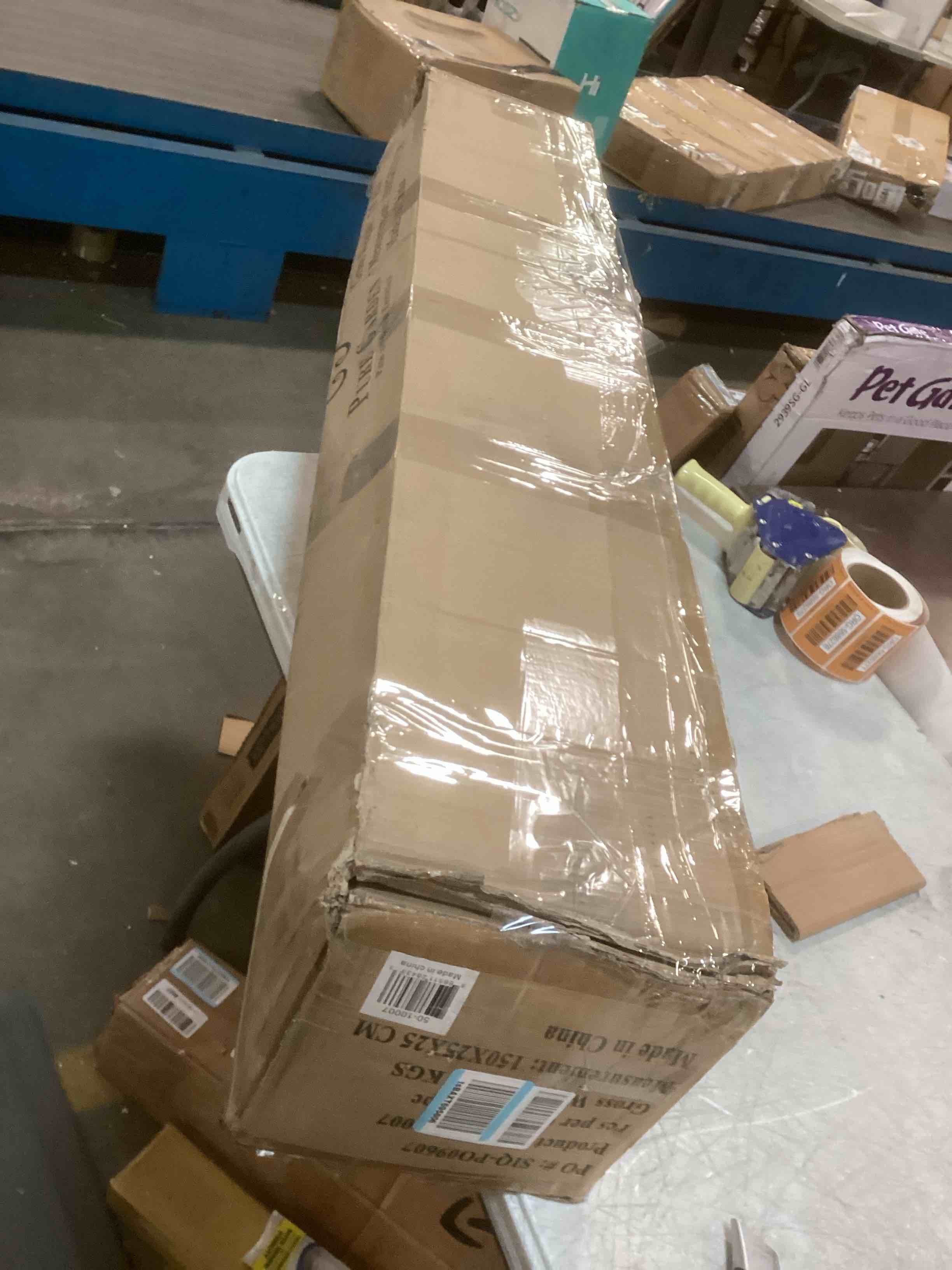 https://s3.amazonaws.com/lotting-images-prod/bidfta/RED5706692_1706113856248.jpeg