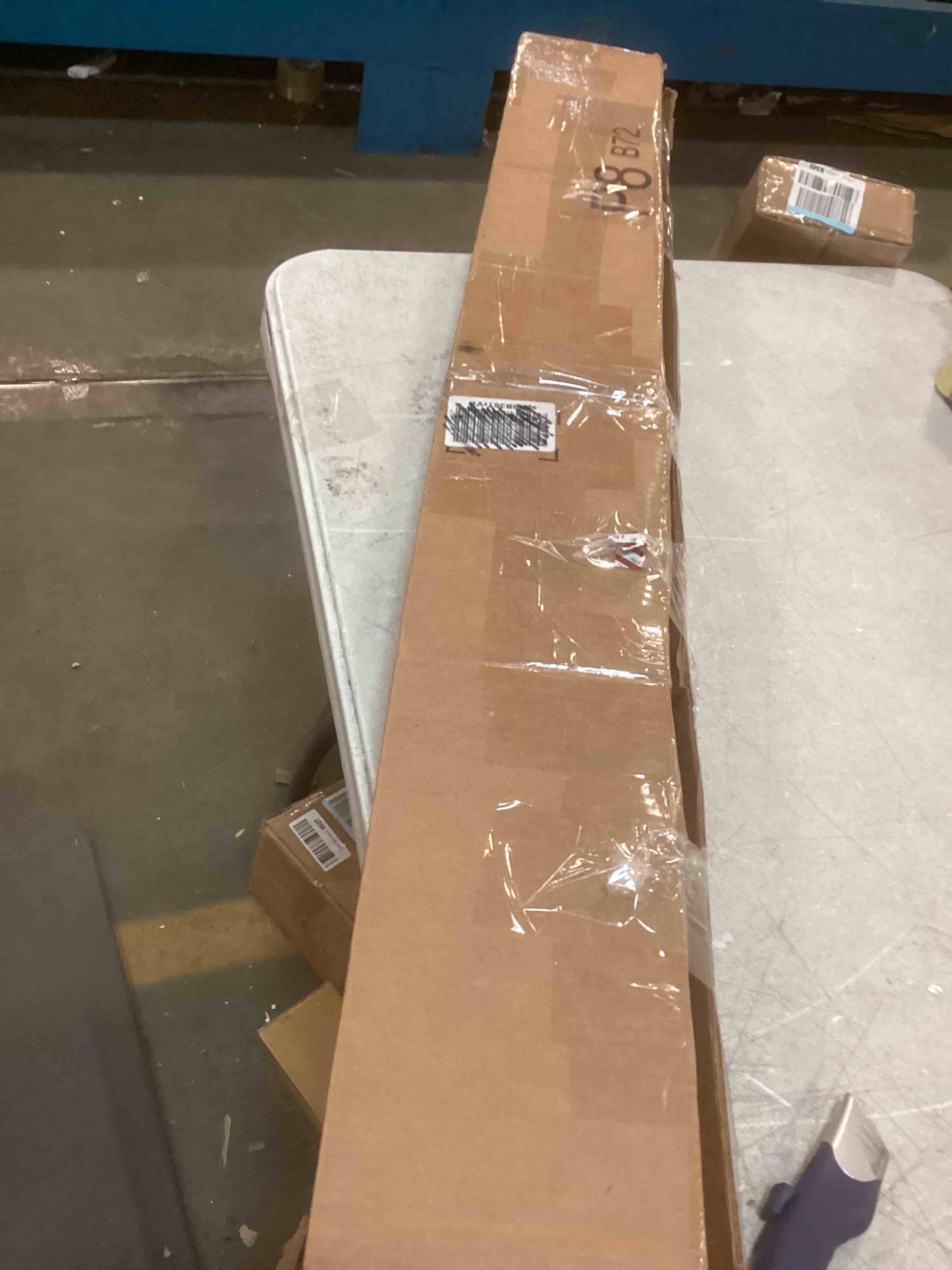 https://s3.amazonaws.com/lotting-images-prod/bidfta/RED5706712_1706116687796.jpeg