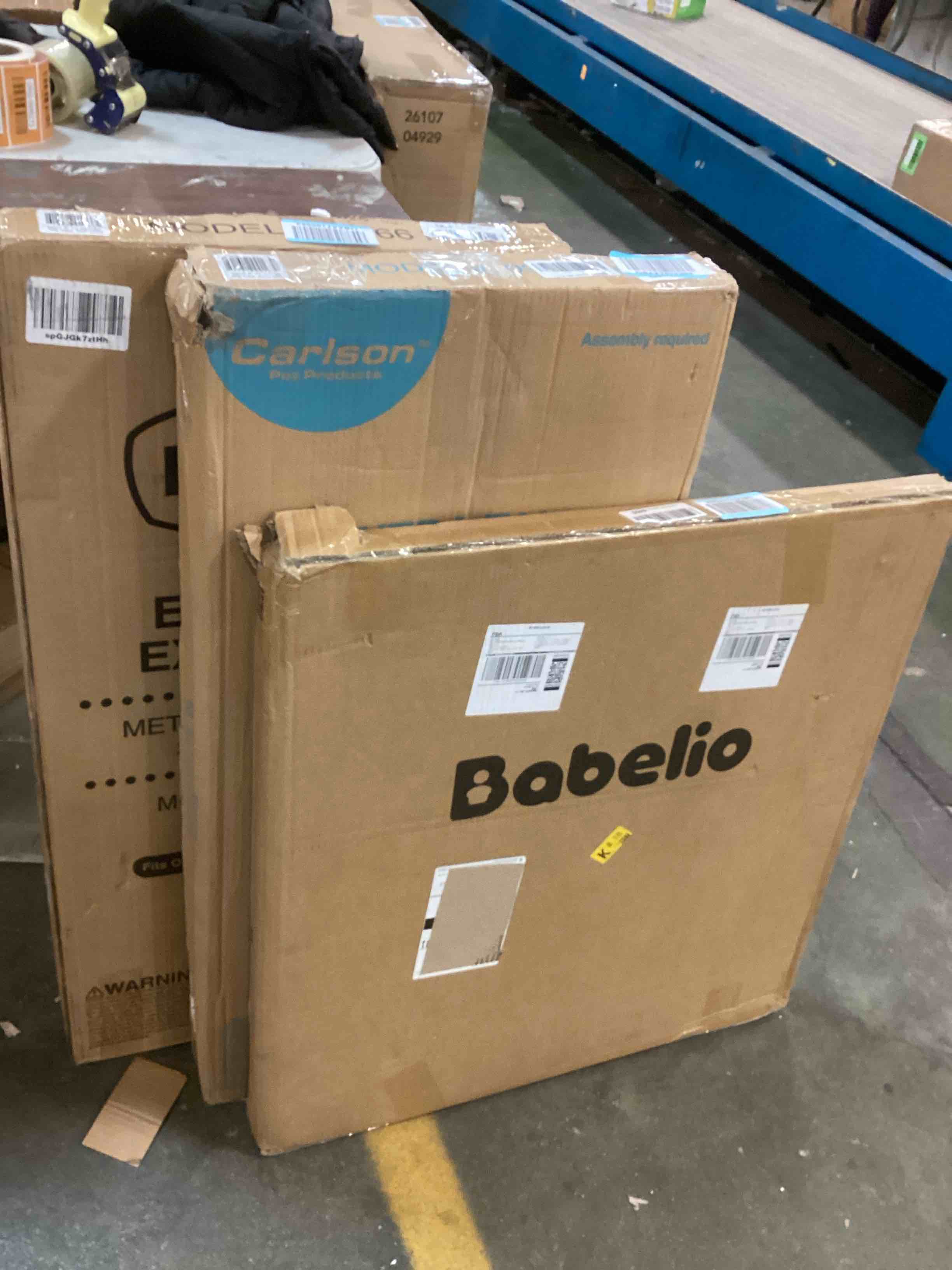 https://s3.amazonaws.com/lotting-images-prod/bidfta/RED5706894_1706193499384.jpeg