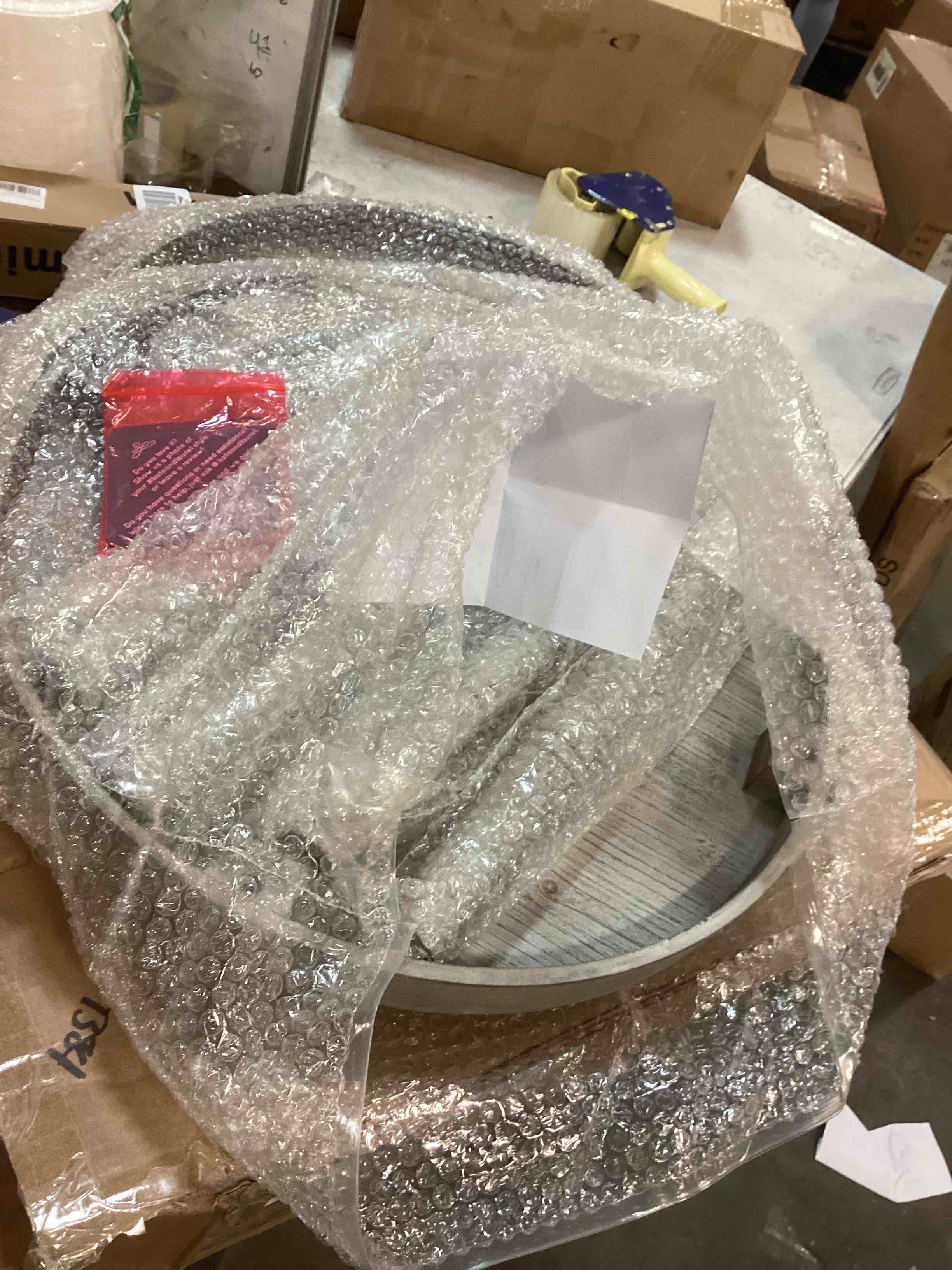 https://s3.amazonaws.com/lotting-images-prod/bidfta/RED5707047_1706216833602.jpeg
