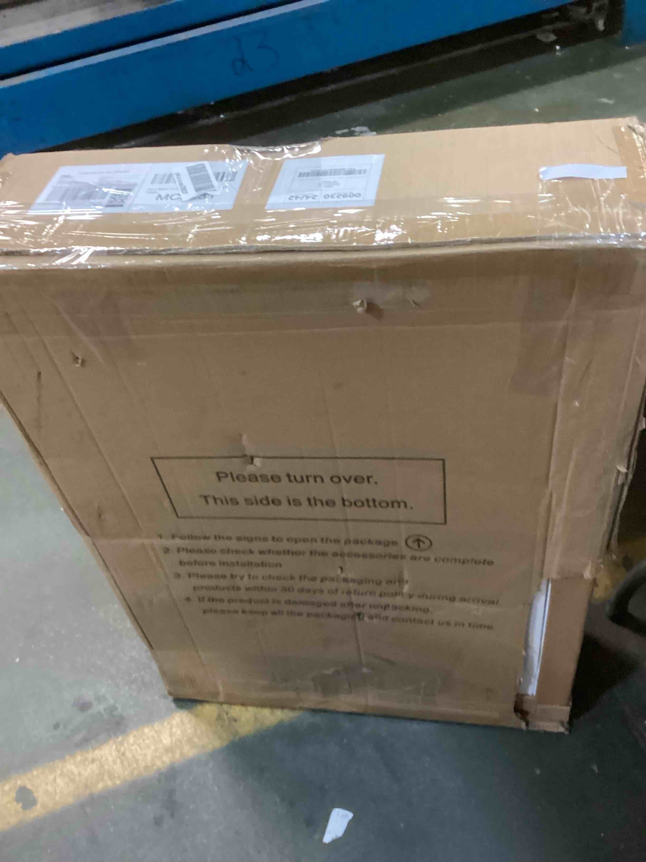 https://s3.amazonaws.com/lotting-images-prod/bidfta/RED5707062_1706272218668.jpeg