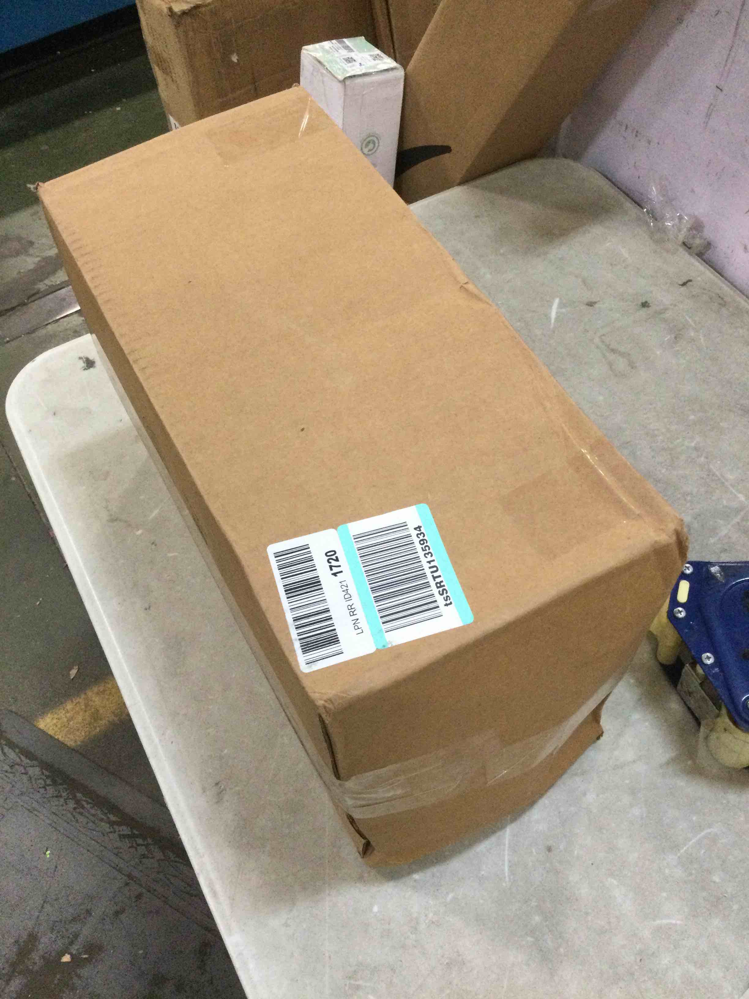 https://s3.amazonaws.com/lotting-images-prod/bidfta/RED5707411_1706557025614.jpeg