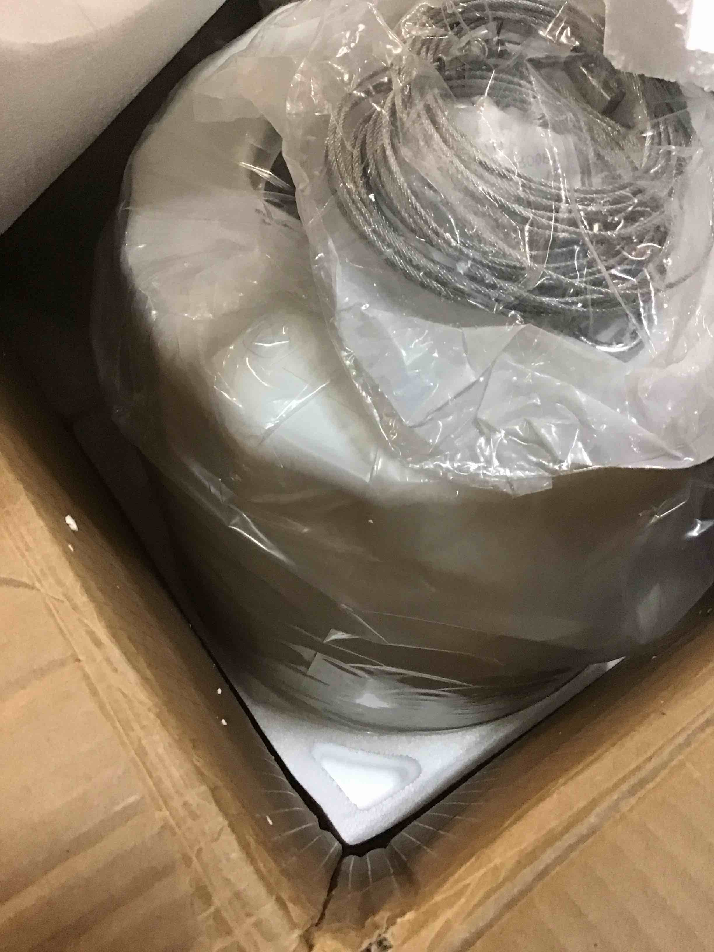 https://s3.amazonaws.com/lotting-images-prod/bidfta/RED5707510_1706635278991.jpeg