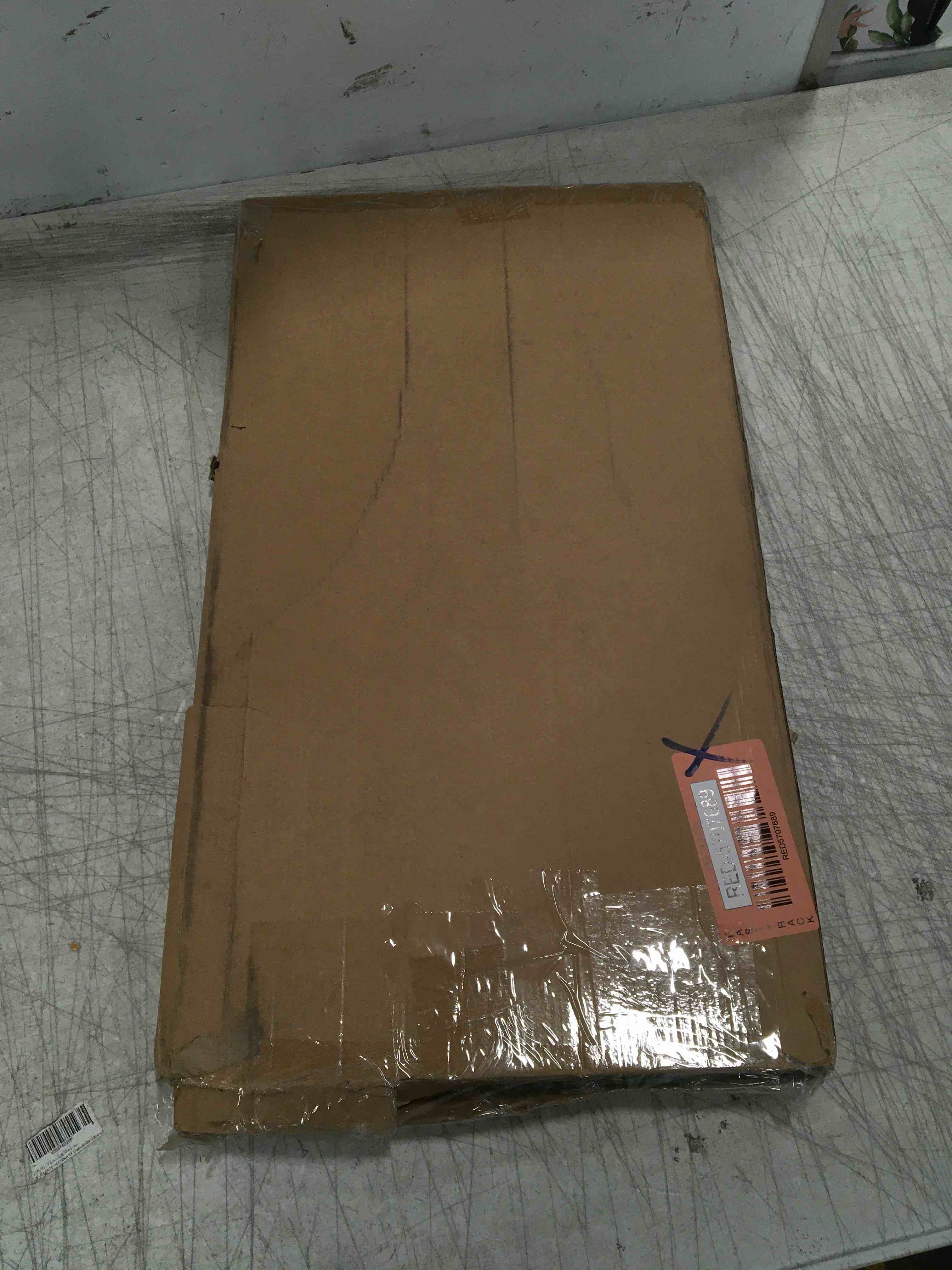 https://s3.amazonaws.com/lotting-images-prod/bidfta/RED5707689_1706801709825.jpeg