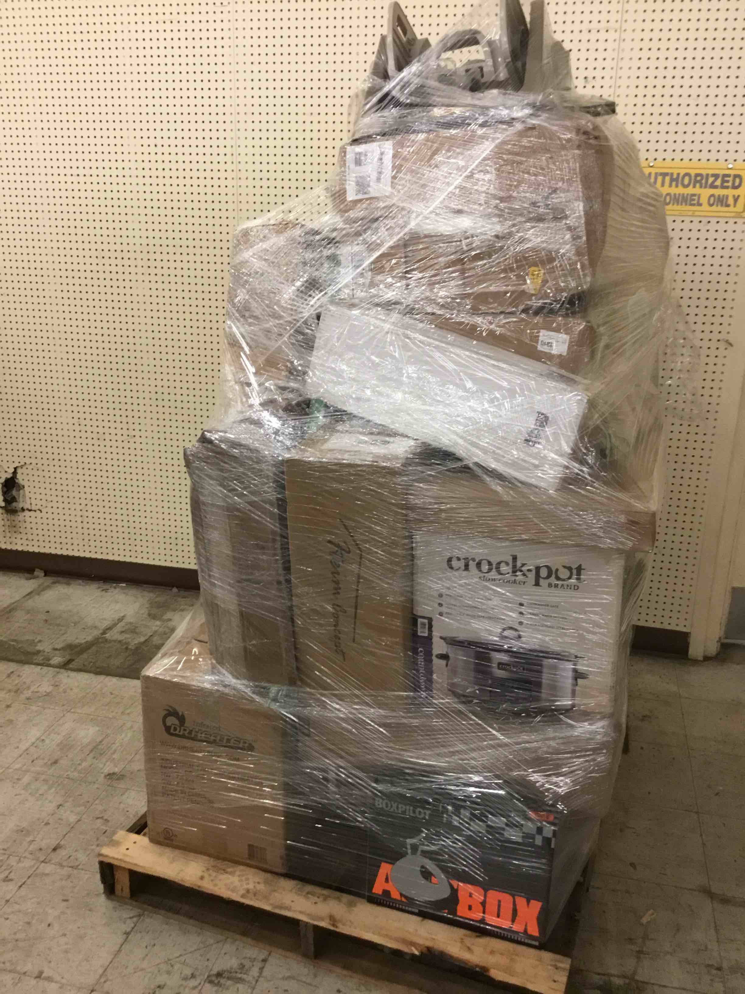 *Pallet Lot* Assorted Products (bid per entire pallet) Bidder Is Responsible For Removing All Contents!!!!