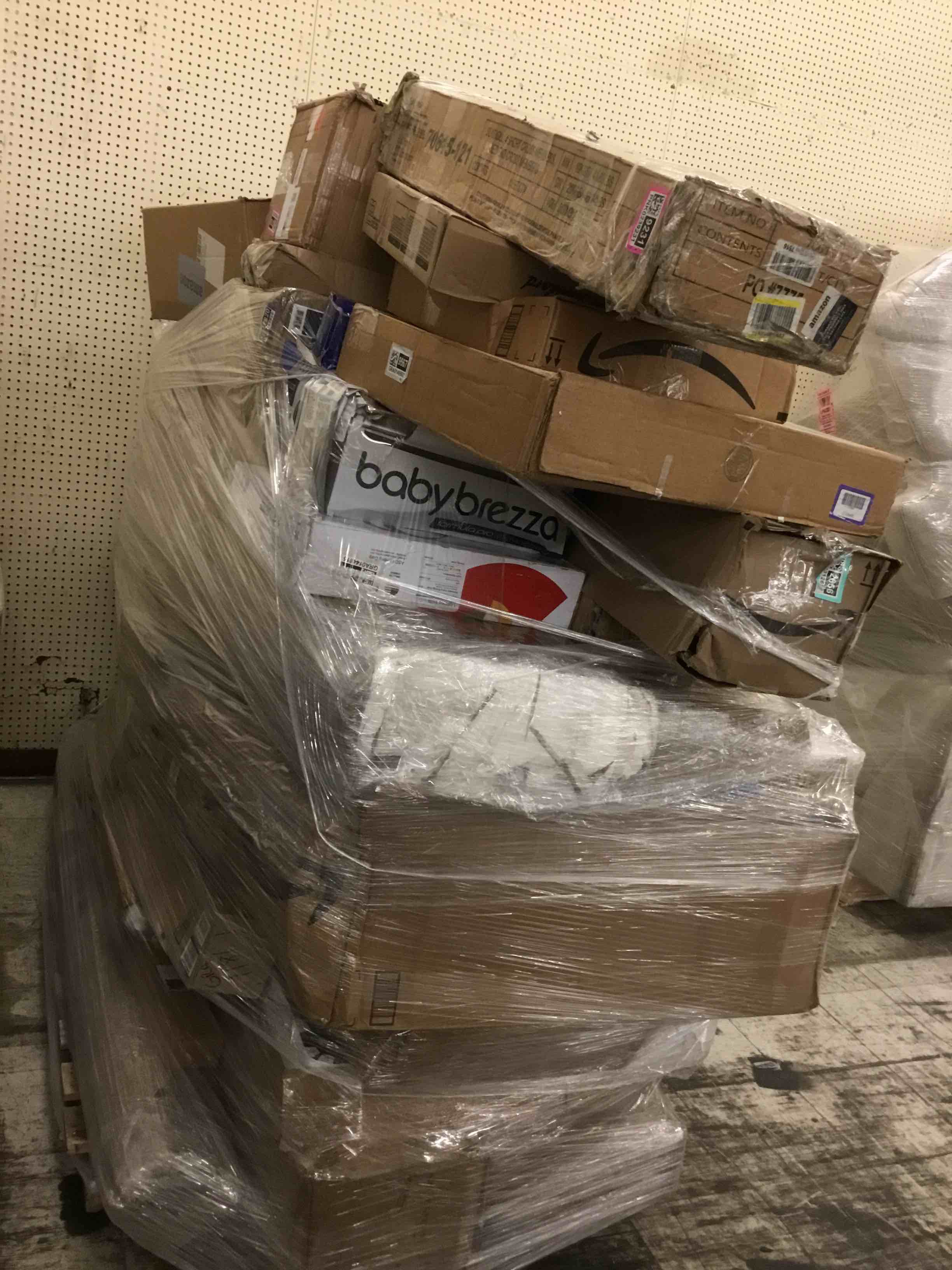 *Pallet Lot* Assorted Products (bid per entire pallet) Bidder Is Responsible For Removing All Contents!!!!