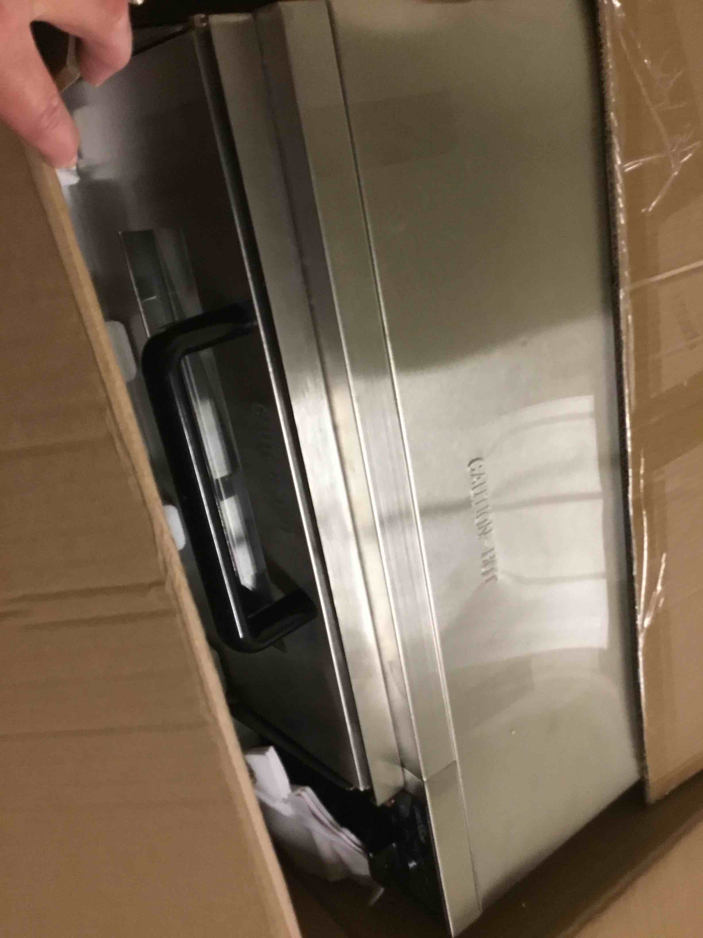 https://s3.amazonaws.com/lotting-images-prod/bidfta/RED5707987_1729623024656.jpeg