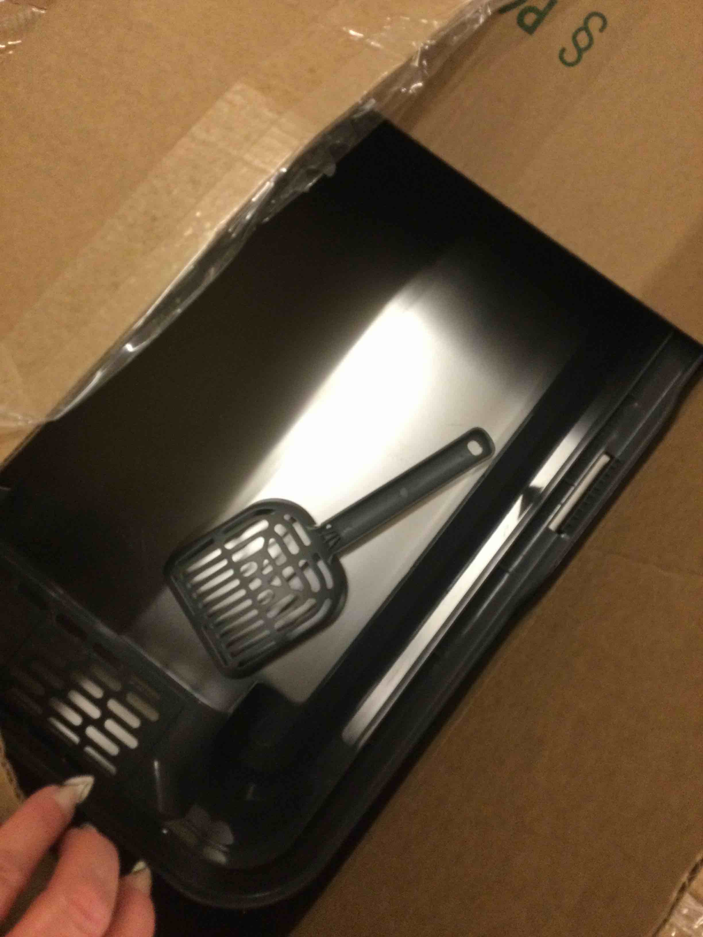 Condition photo showing Good Condition for Enclosed Stainless Steel Cat Litter Box with Lid, XL Extra Large Litter Box for Big Cats, Metal Litter Pan High Sided, Never Absorbs Odors, Anti-Urine Leakage, Easy Cleaning, Include Scoop 5 - Dark Gray (Pack of 1)