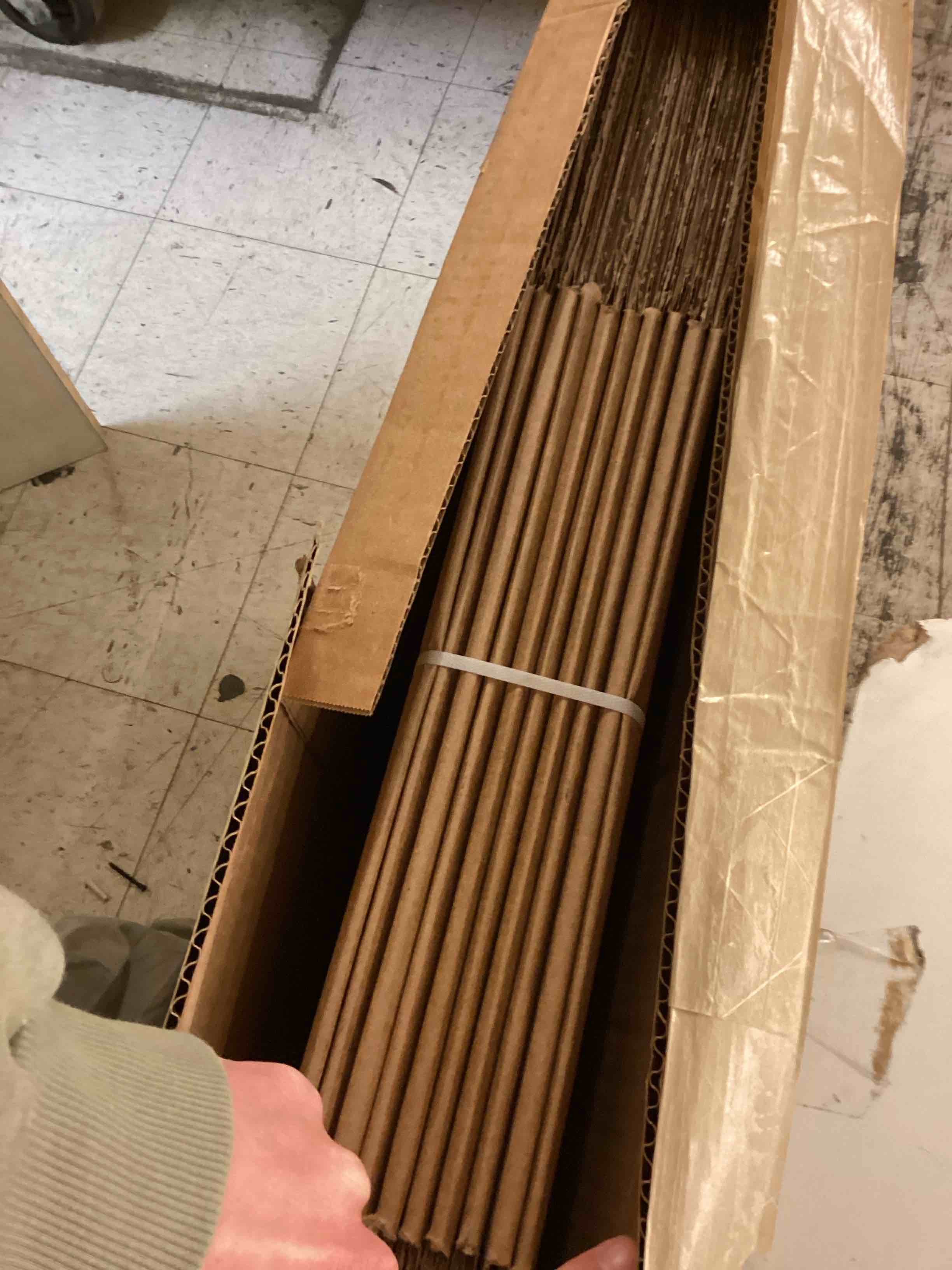 Condition photo showing New/Like New for amazon basics cardboard moving boxes for packing and shipping, medium size, 18" x 14" x 12", brown, 