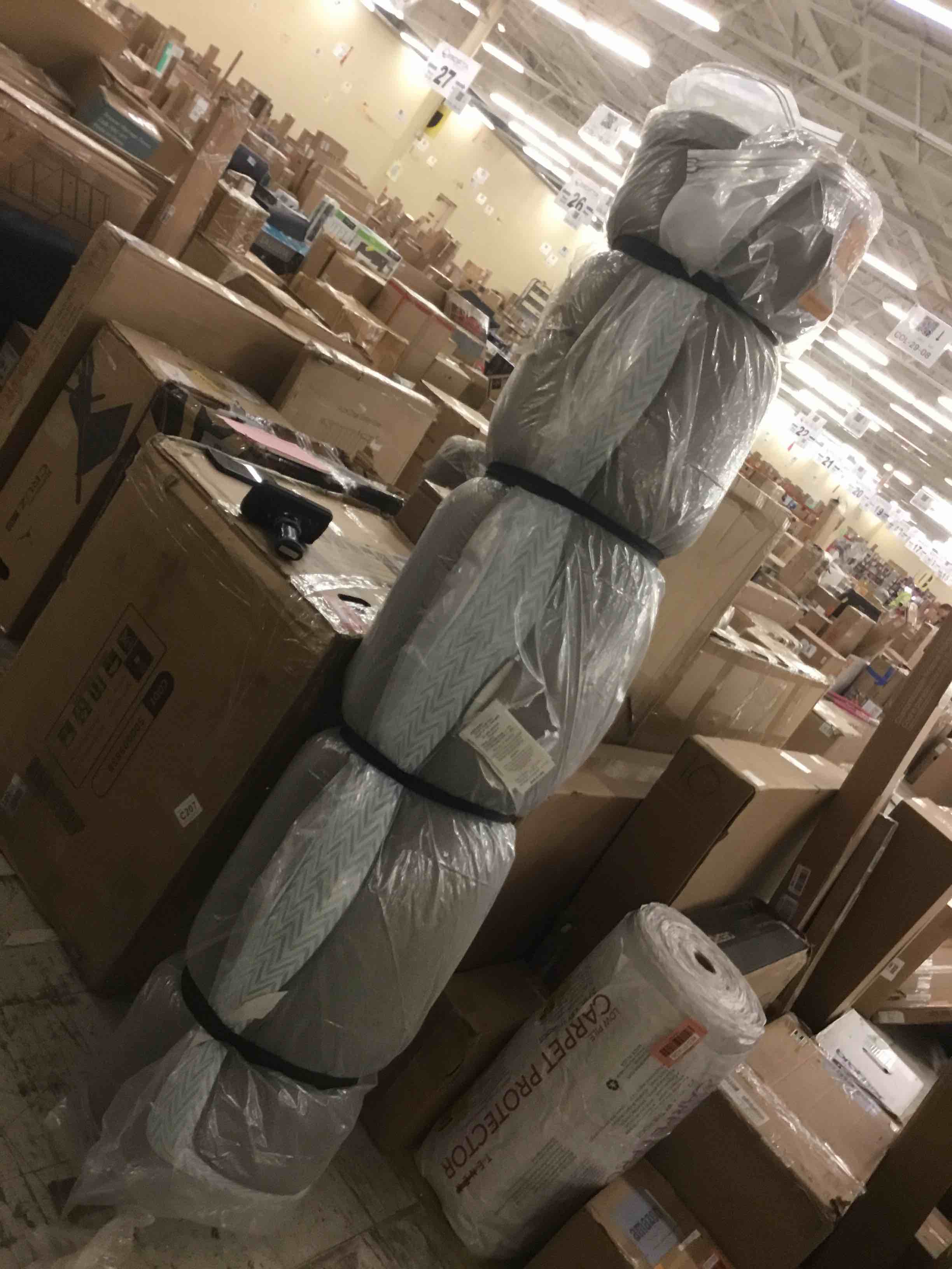 https://s3.amazonaws.com/lotting-images-prod/bidfta/RED5714034_1741726615032.jpeg