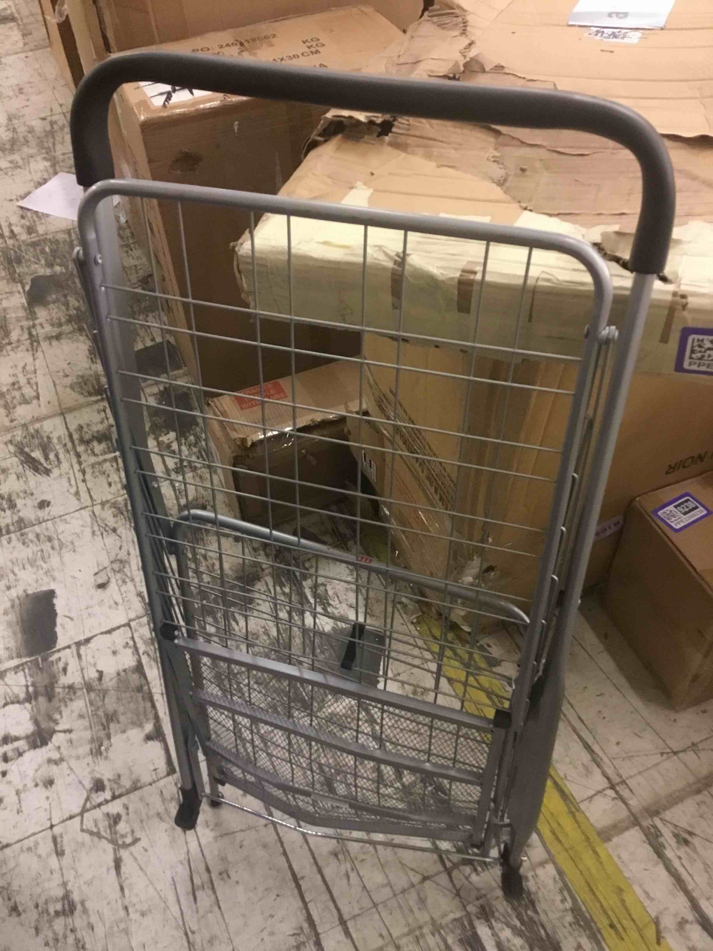 https://s3.amazonaws.com/lotting-images-prod/bidfta/RED5714175_1745947293335.jpeg