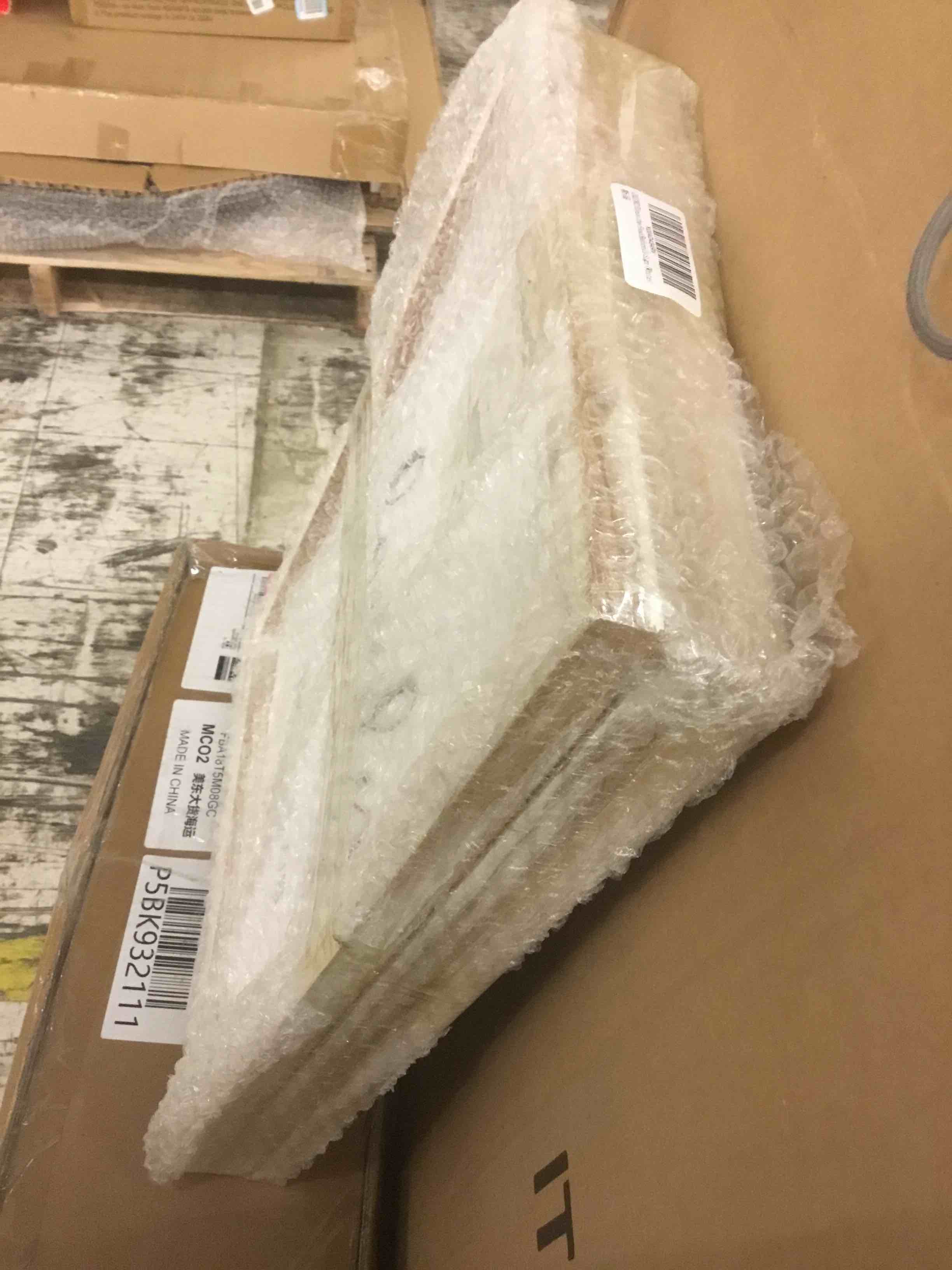 https://s3.amazonaws.com/lotting-images-prod/bidfta/RED5714234_1746476709025.jpeg